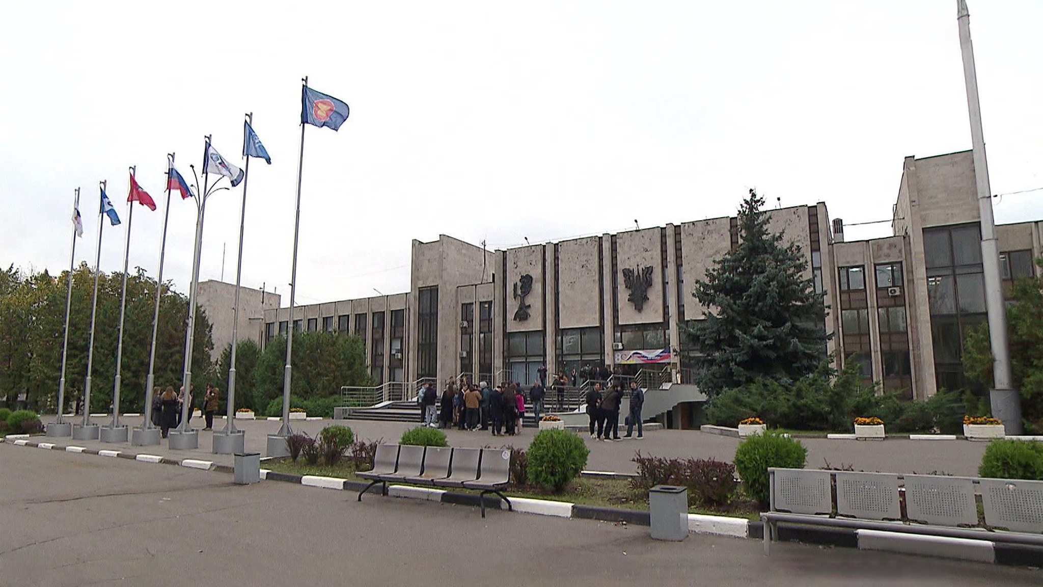 В МГИМО летят поздравления из всех уголков мира