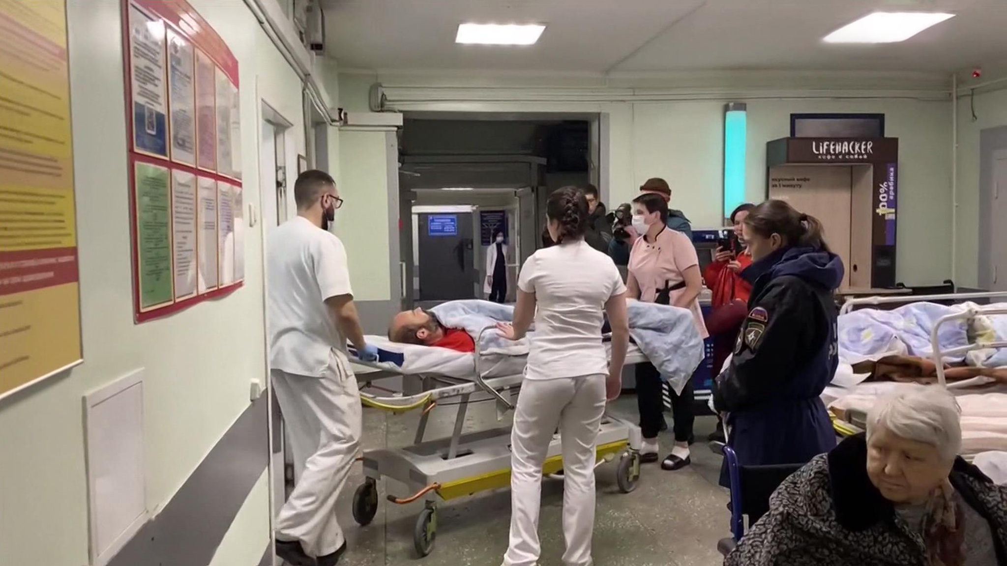 Чудом спасенный турист Михаил Пичугин доставлен в Магадан