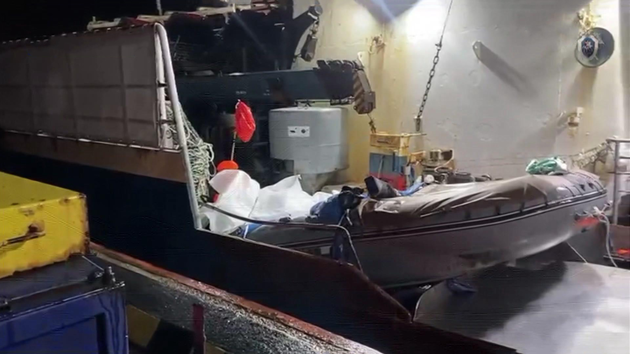 Выживший в Охотском море может получить семь лет