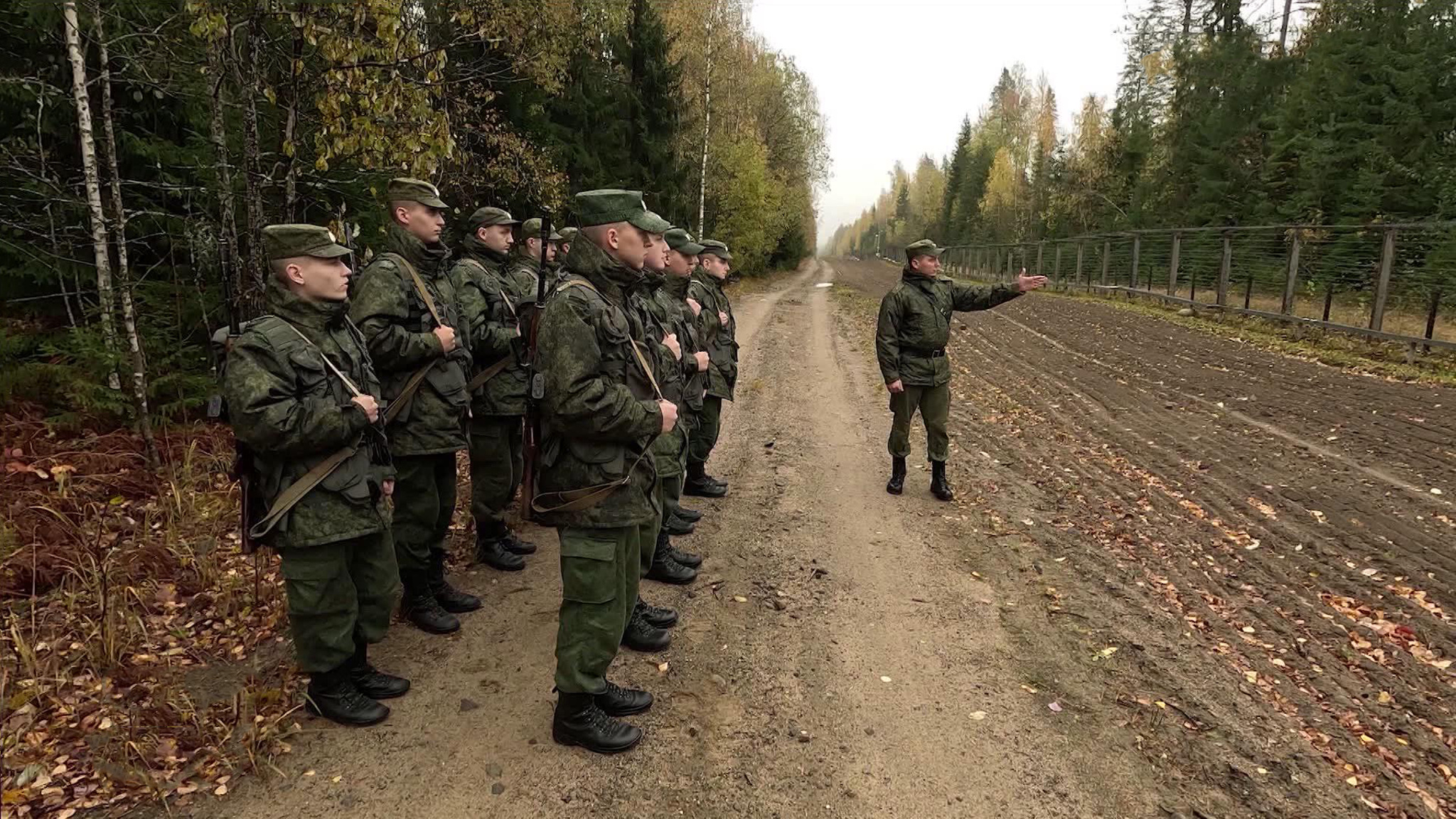 Впервые за многие годы на охрану границы России заступают срочники