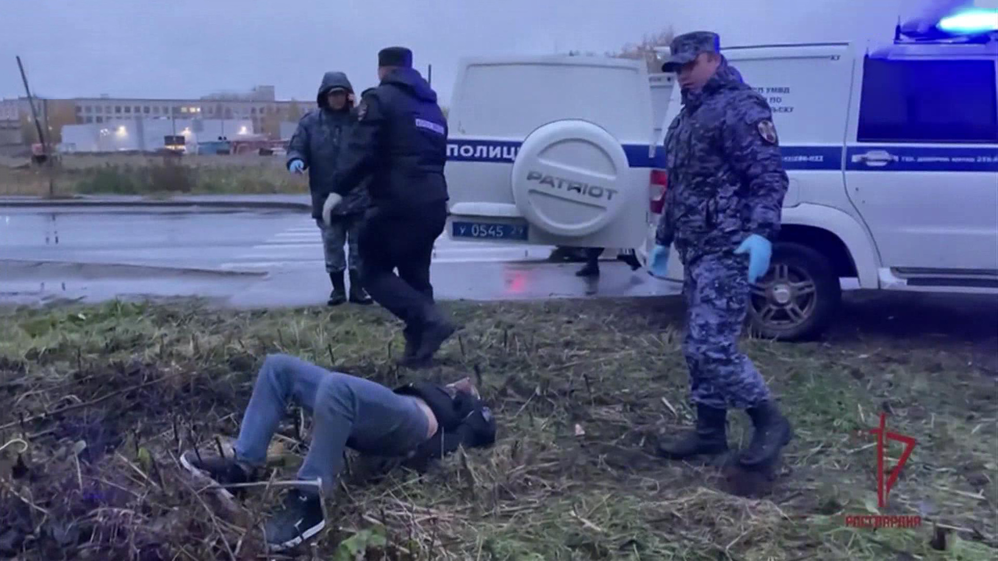 Подозрения в коррупции, шоу в автобусе и анатомический театр