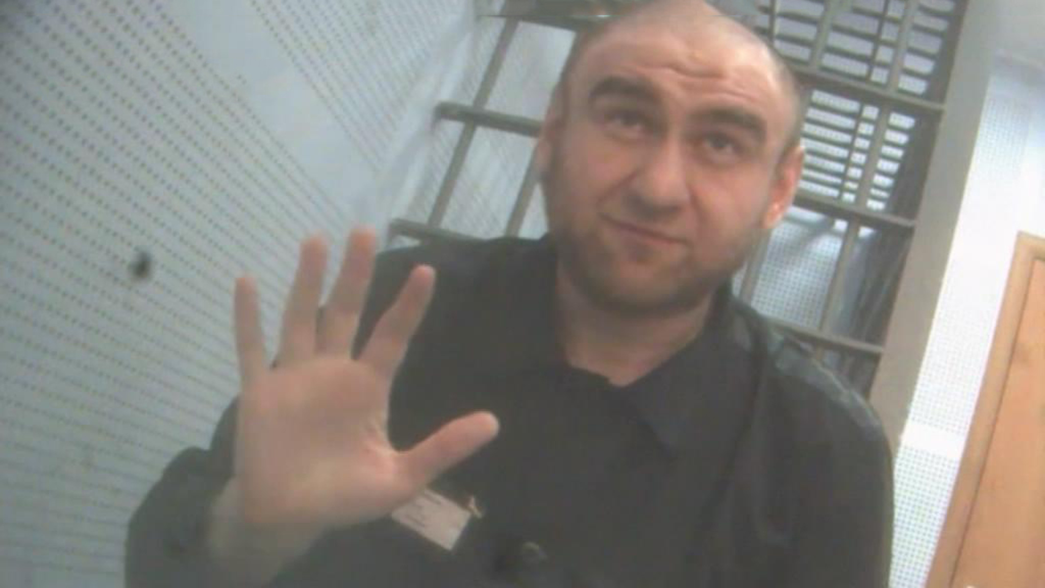 Экс-сенатор Арашуков попался на взятке в колонии
