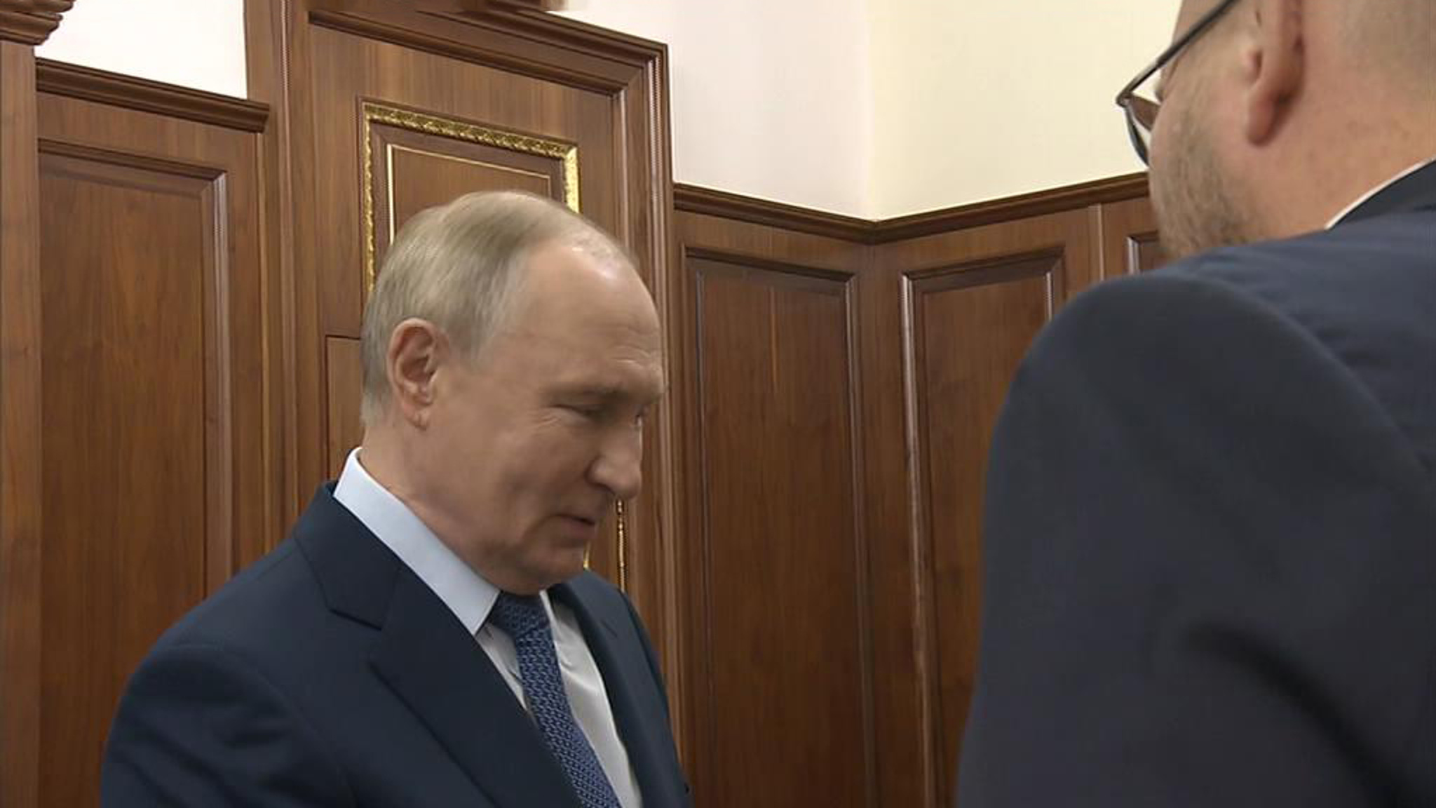 Путин поздравил работников таможни с праздником