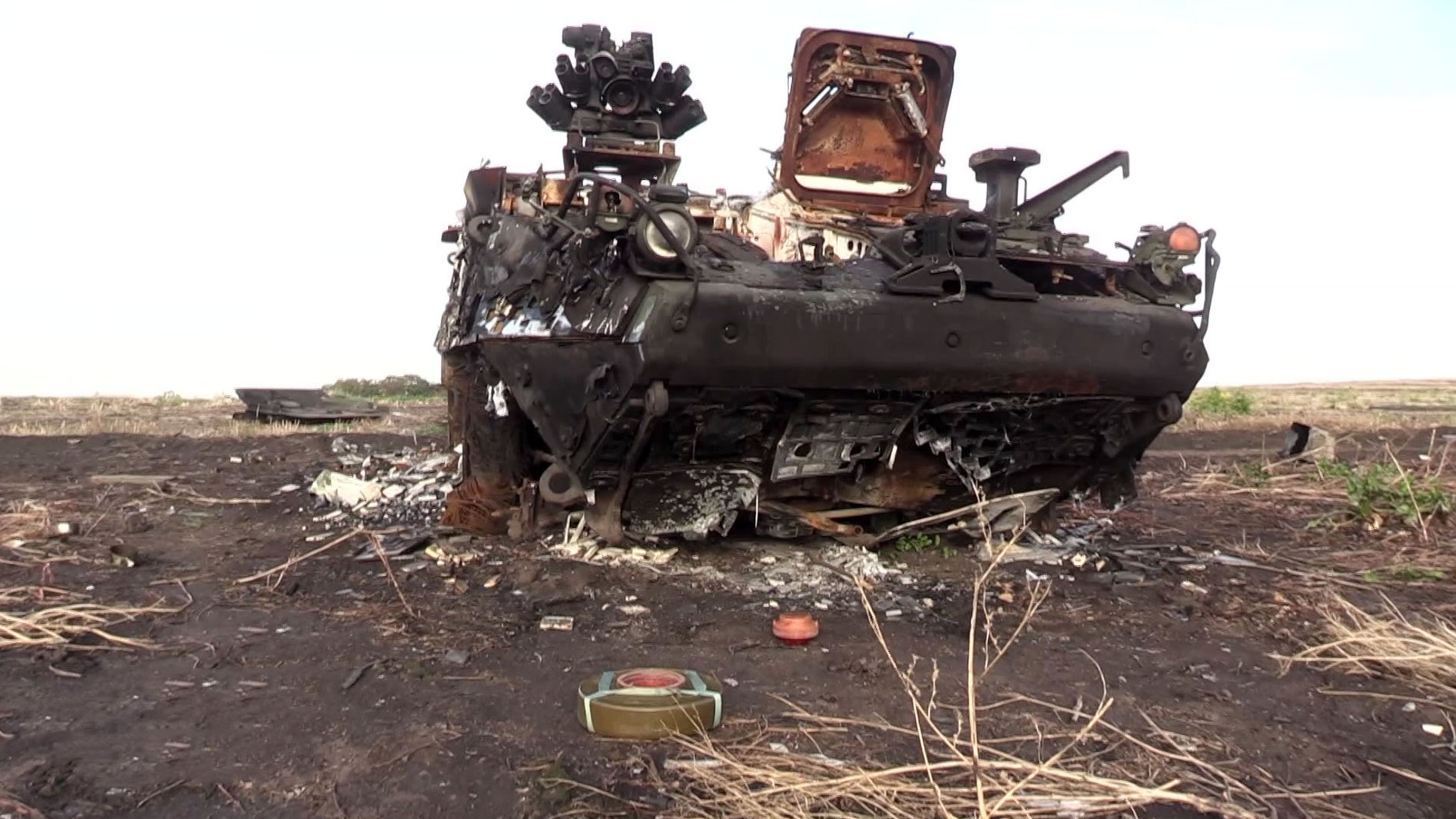 Боевики ВСУ побросали американское оружие в Курской области