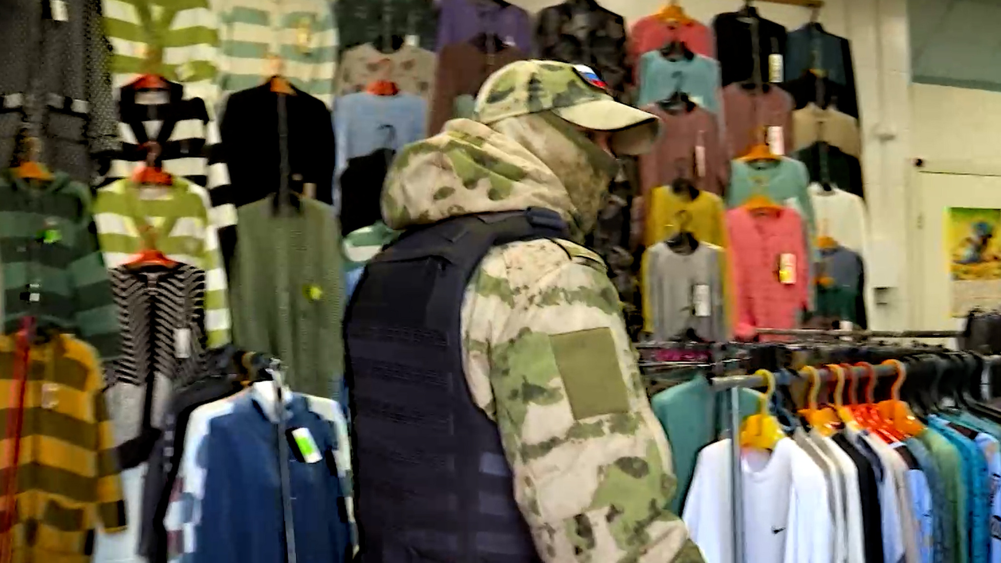 Волгоградцам показали, как силовики проводят рейды по выявлению незаконных мигрантов