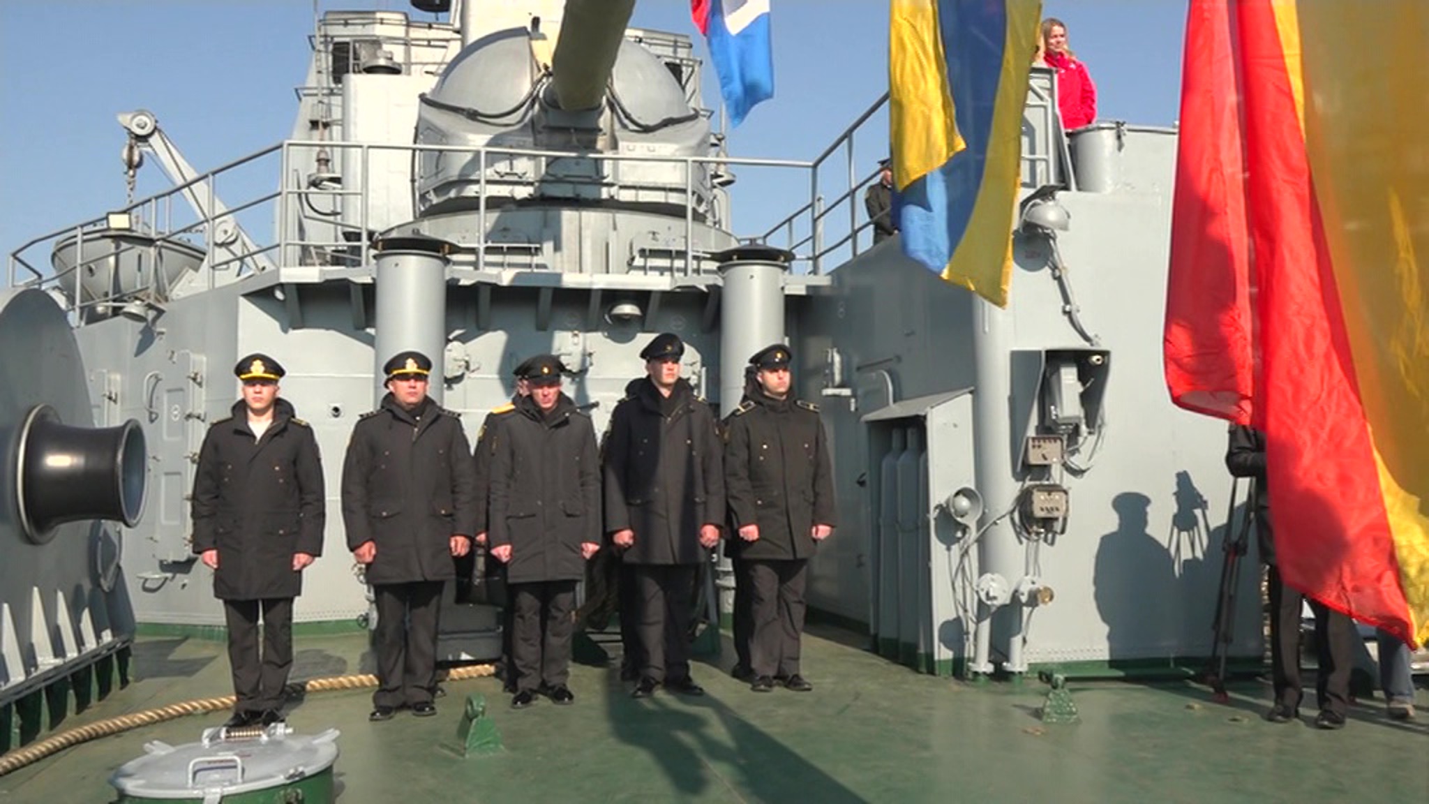 Боевая учеба моряков-надводников ТОФ продолжается и в праздник
