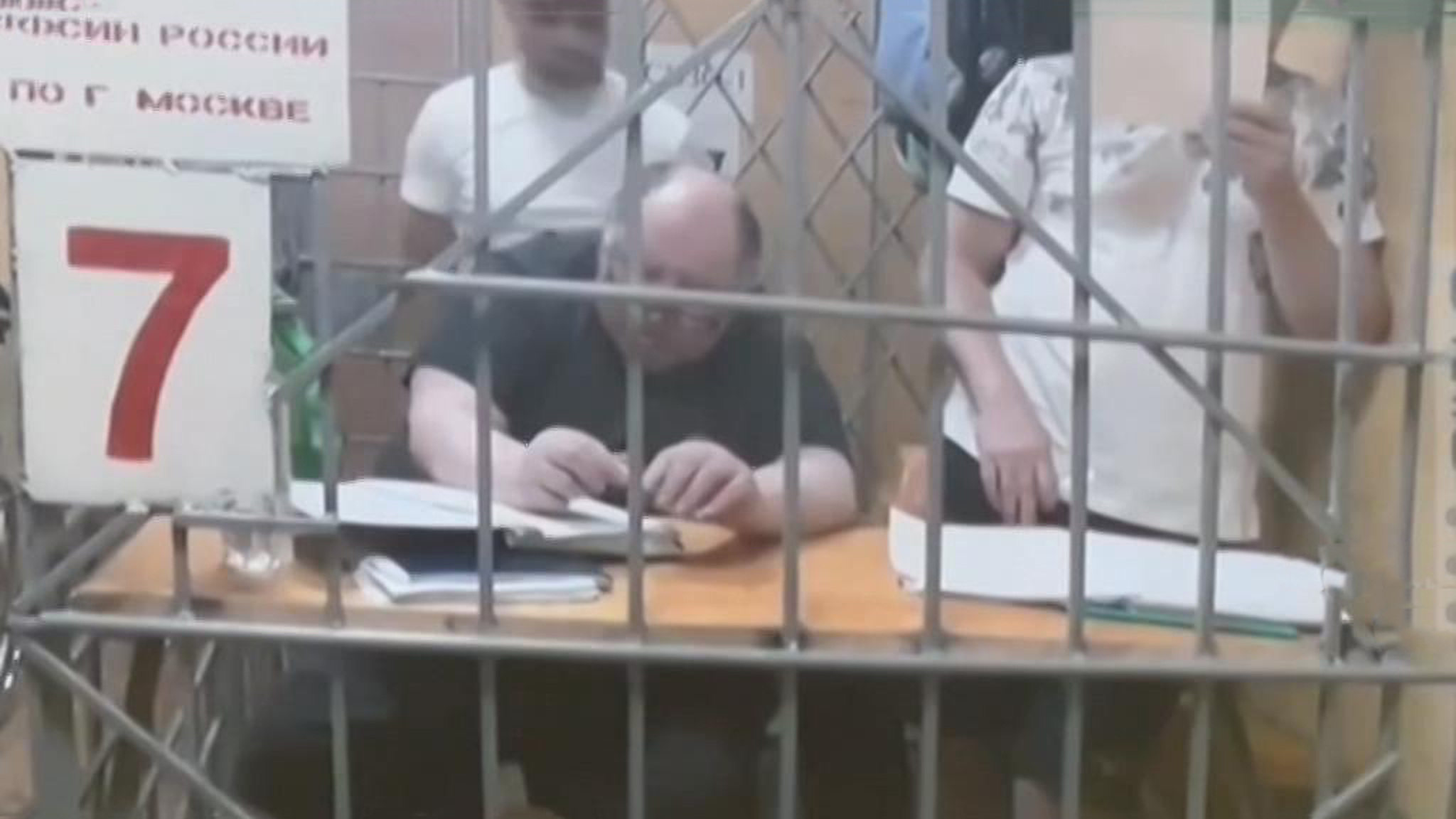 Экс-сенатора Бориса Шпигеля отпустили из СИЗО из-за тяжелого состояния здоровья