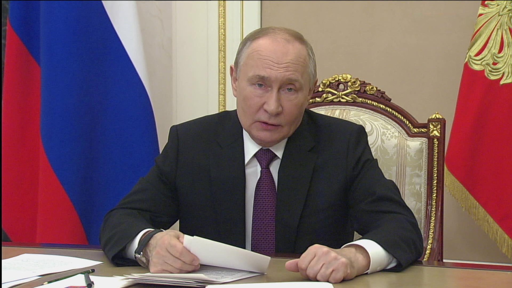 Путин предложил создать единые учебники по русскому языку и языкам республик РФ