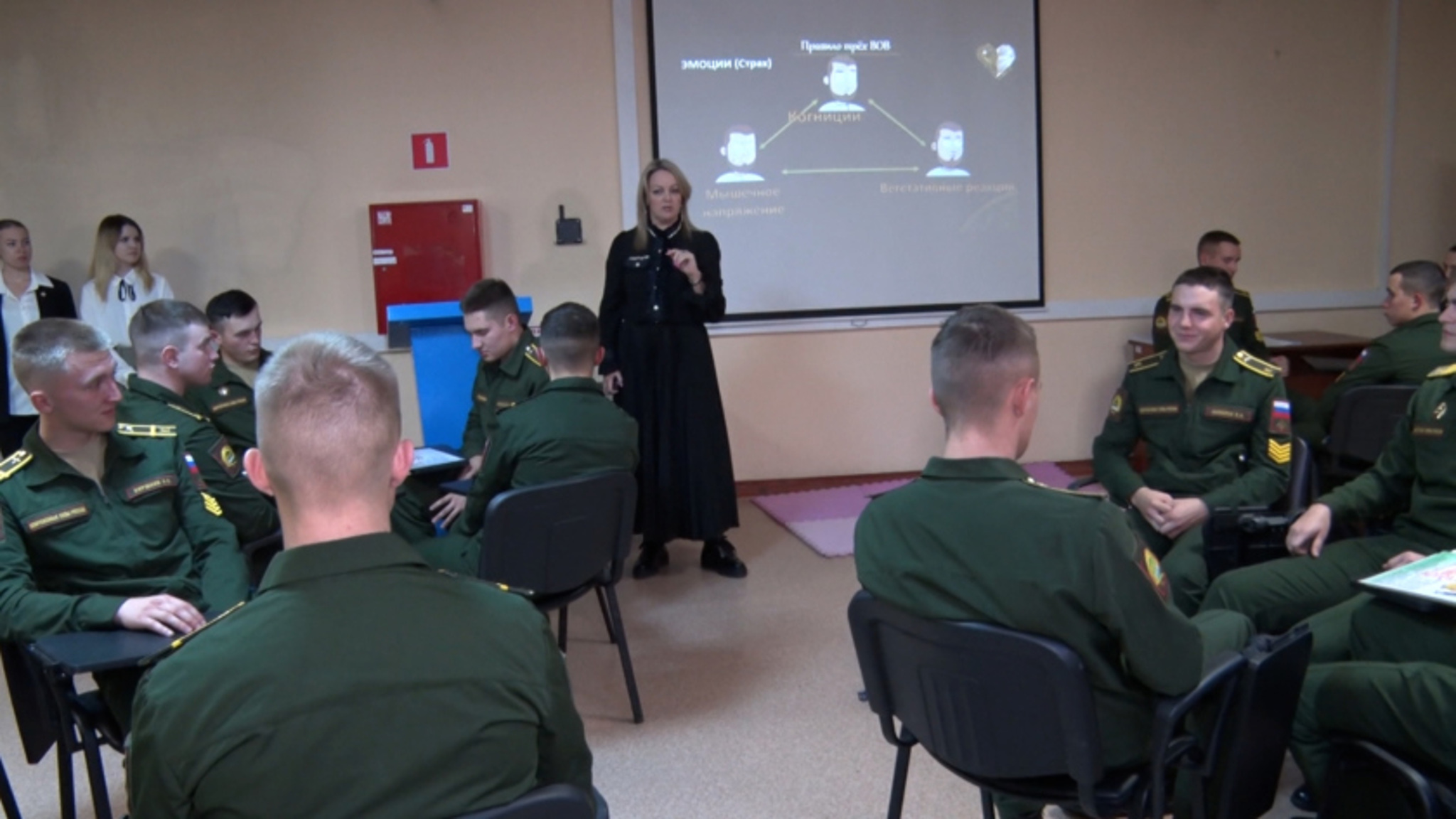 Курсанты ДВОКУ изучают основы первой помощи и борьбу со стрессом