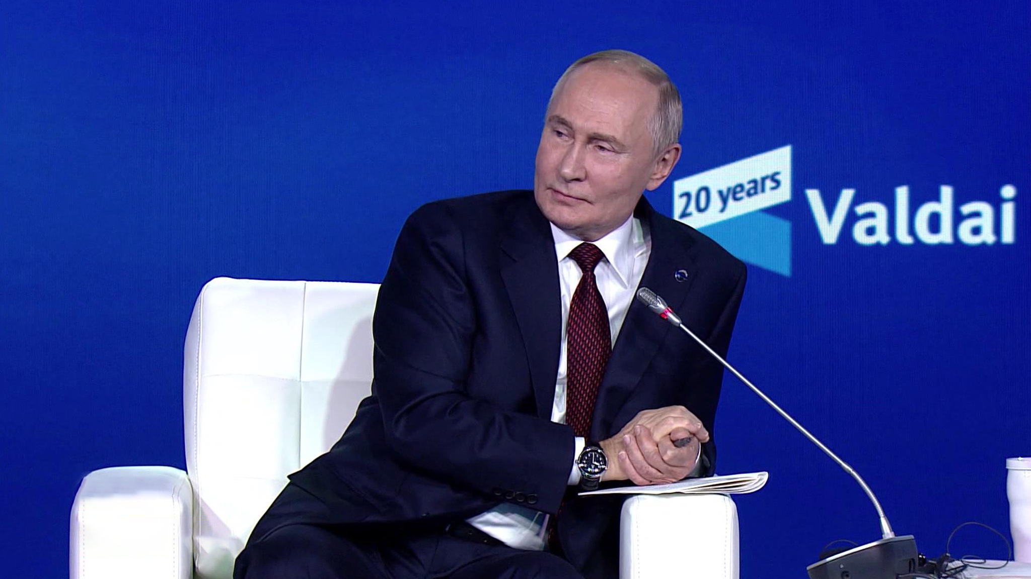 Путин назвал очень своеобразными отношения США и Европы