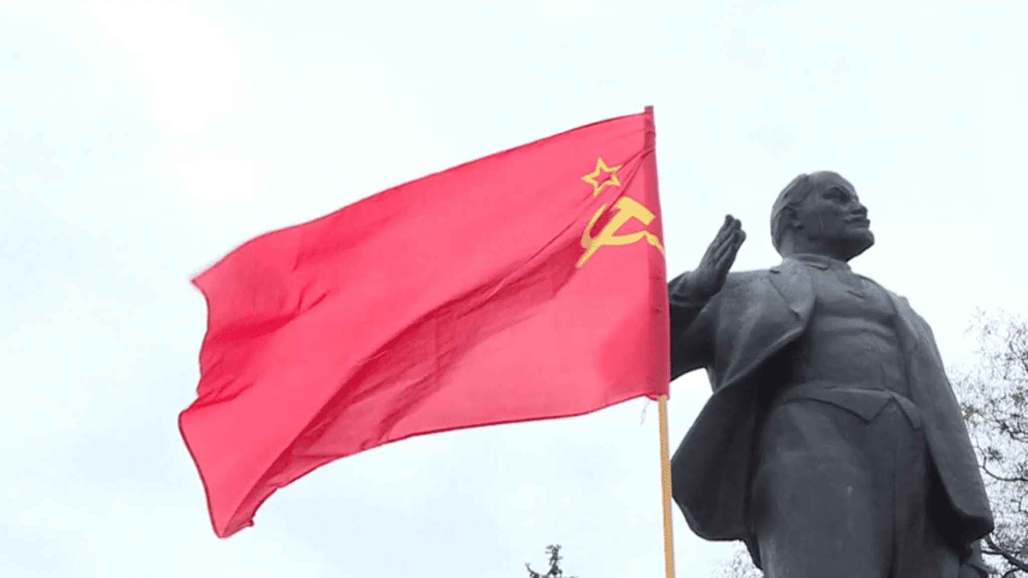 В Карачаево-Черкесии состоялся митинг к 107-летию Великой Октябрьской революции
