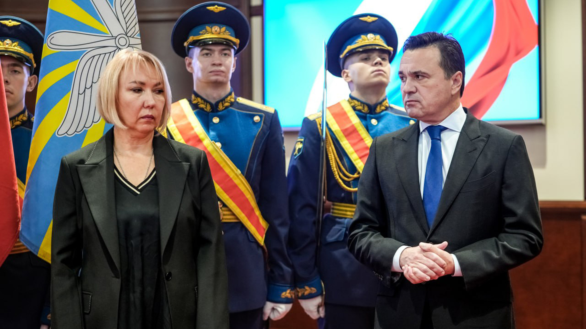 Родителям погибшего на СВО бойца передали звезду Героя России