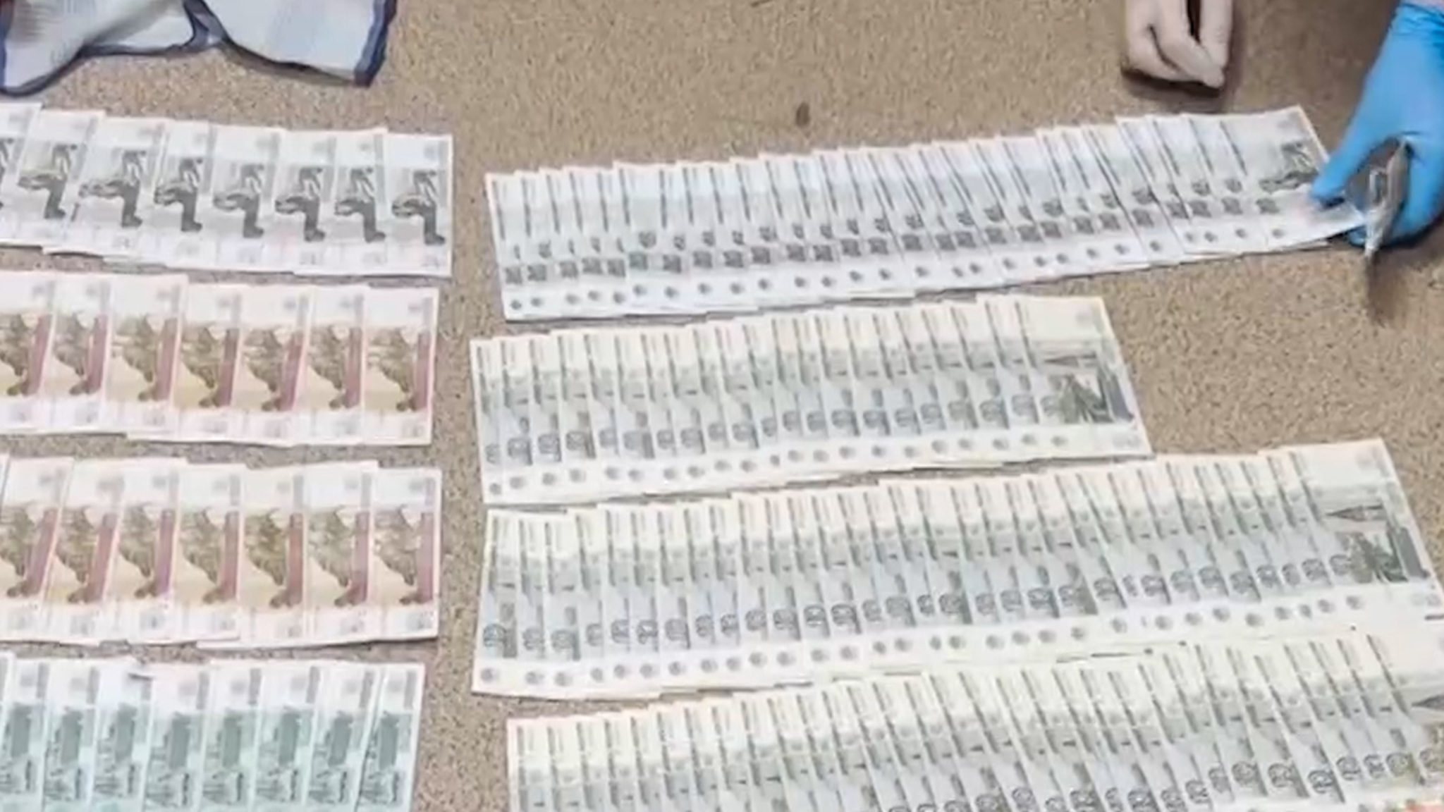 Полицейские задержали лжецелительниц за обман пенсионерок из Волгограда