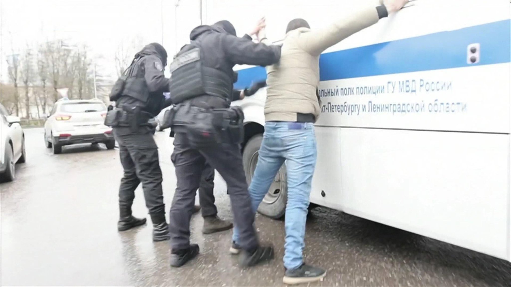 Полицейских на питерском рынке заинтересовала далеко не агропродукция