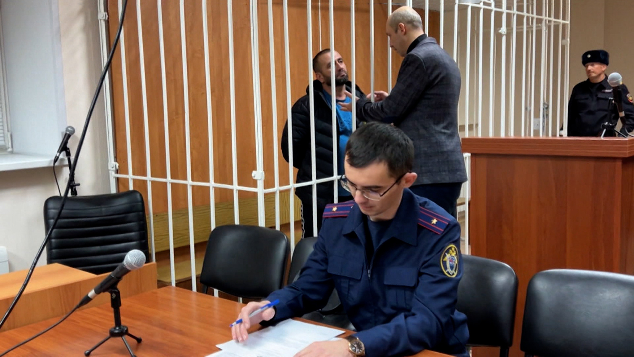 Силовики пресекли деятельность фиктивного языкового центра для нелегалов