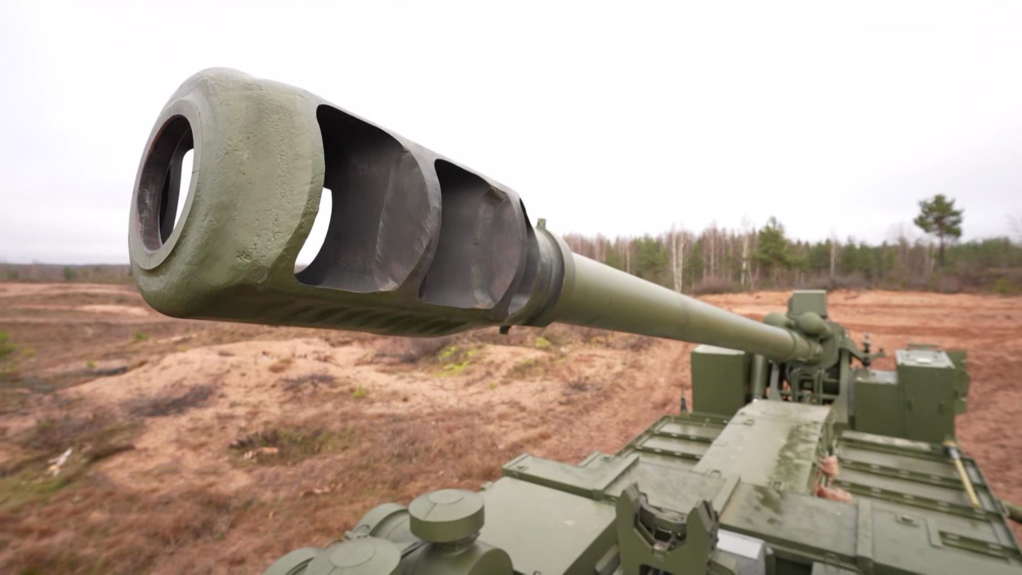 Героев-артиллеристов готовят в Михайловской военной академии