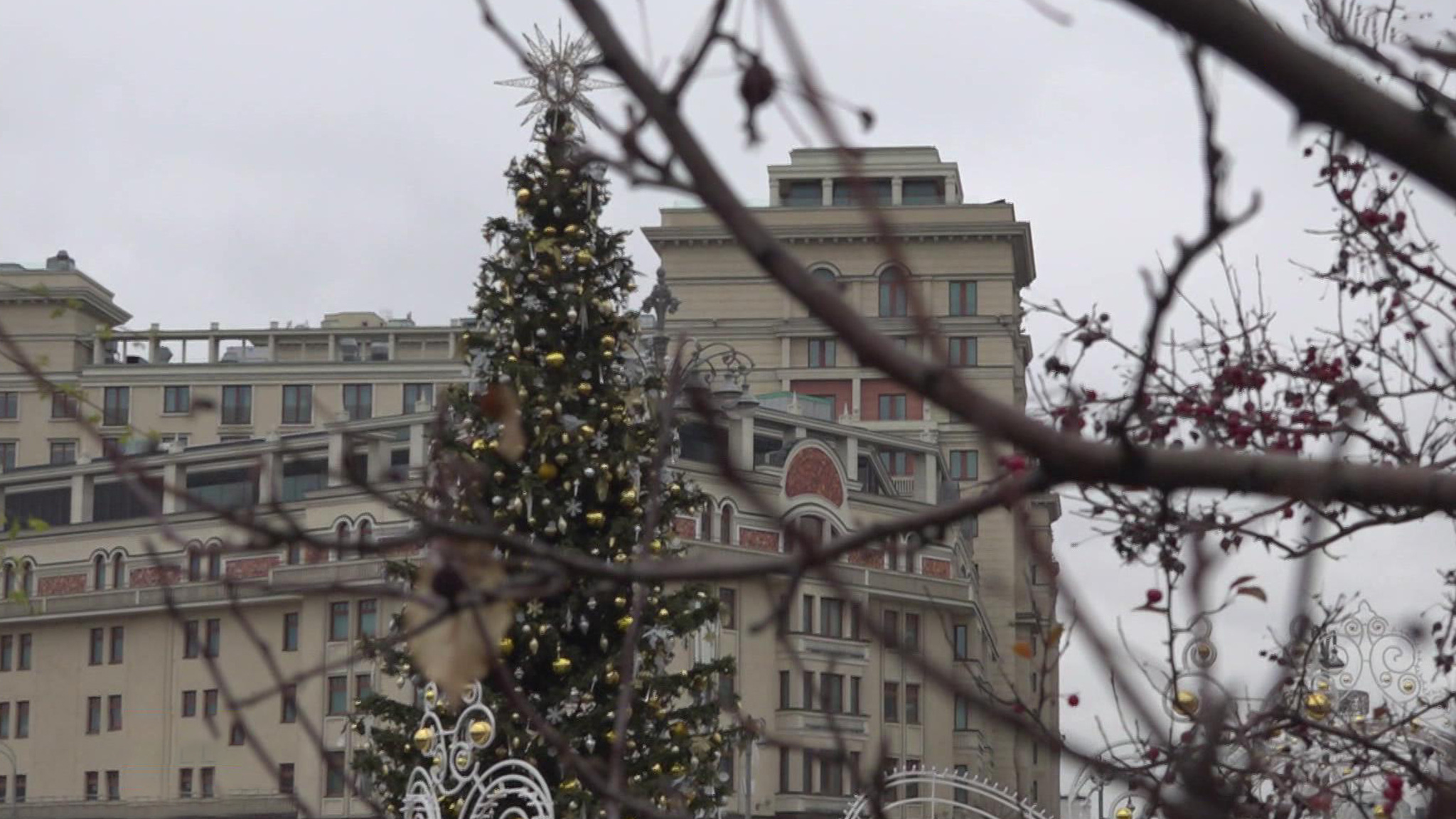 Подготовка к Новому году в Москве началась с бронирования номеров в гостиницах