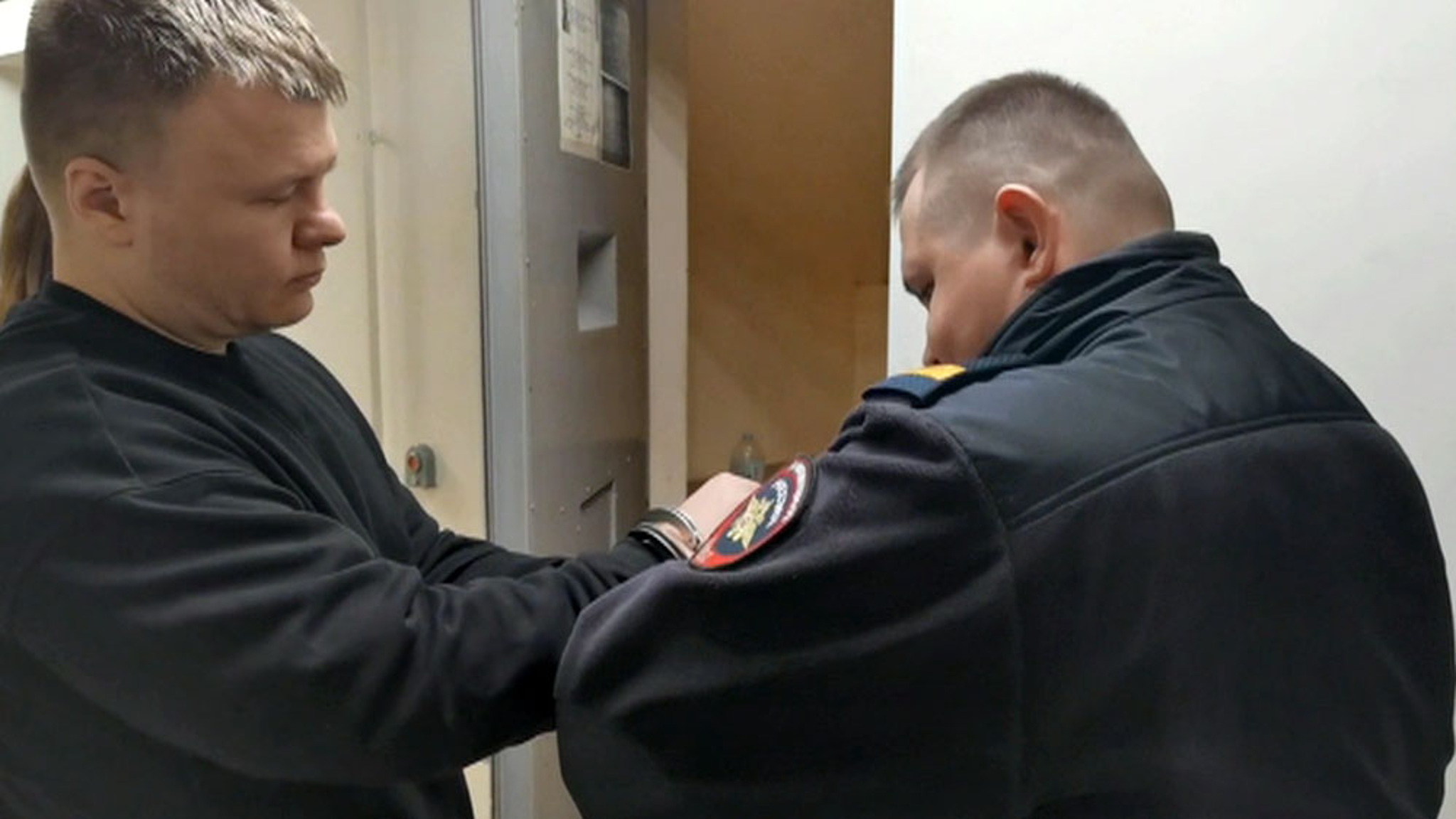 В Санкт-Петербурге полицейские поймали семью сутенеров