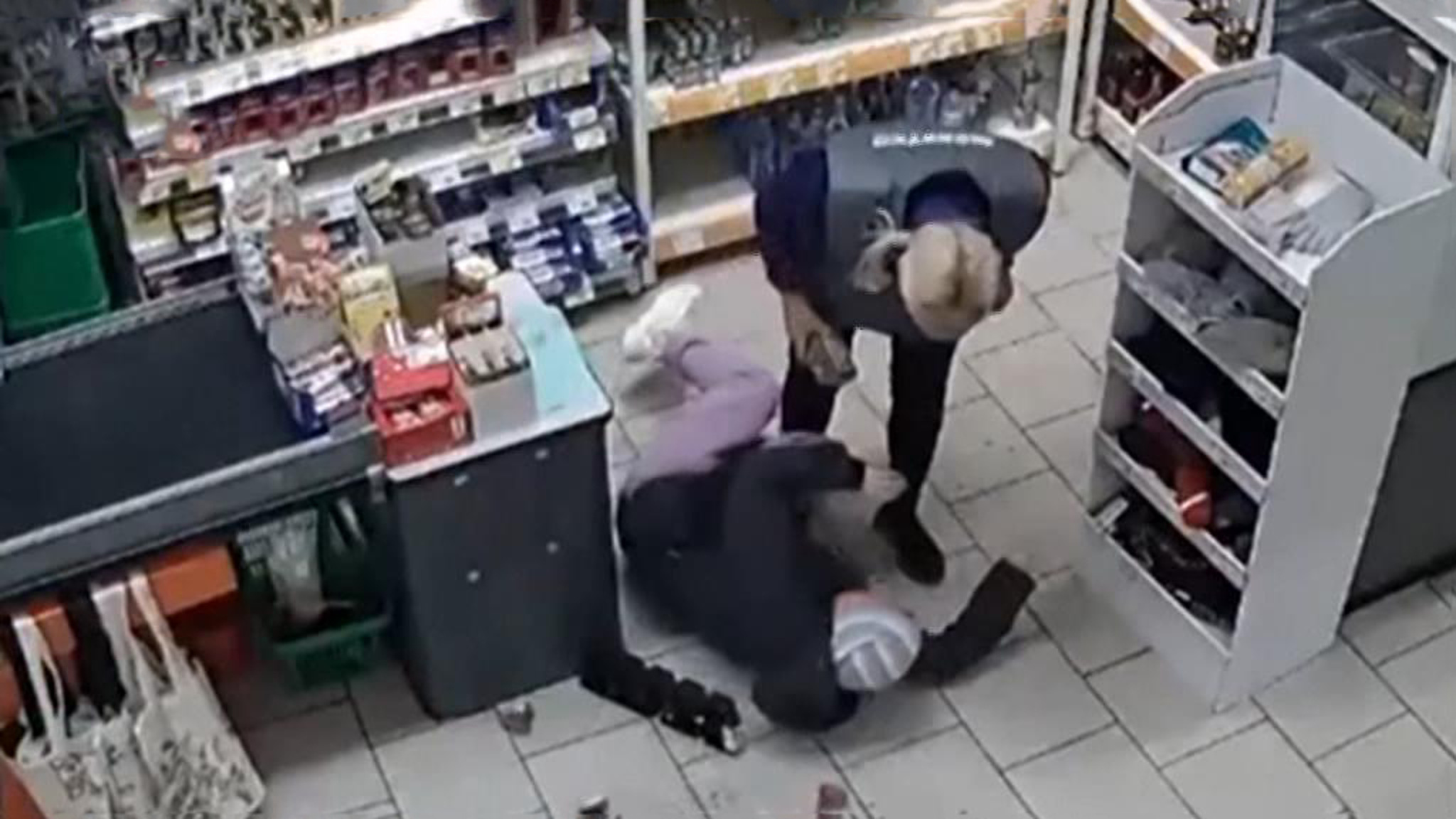 "Маленько переусердствовала": директор магазина в Кемерове объяснилась в суде