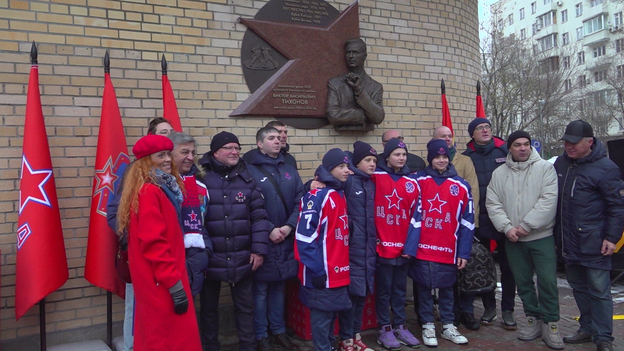 В Москве почтили память Виктора Тихонова