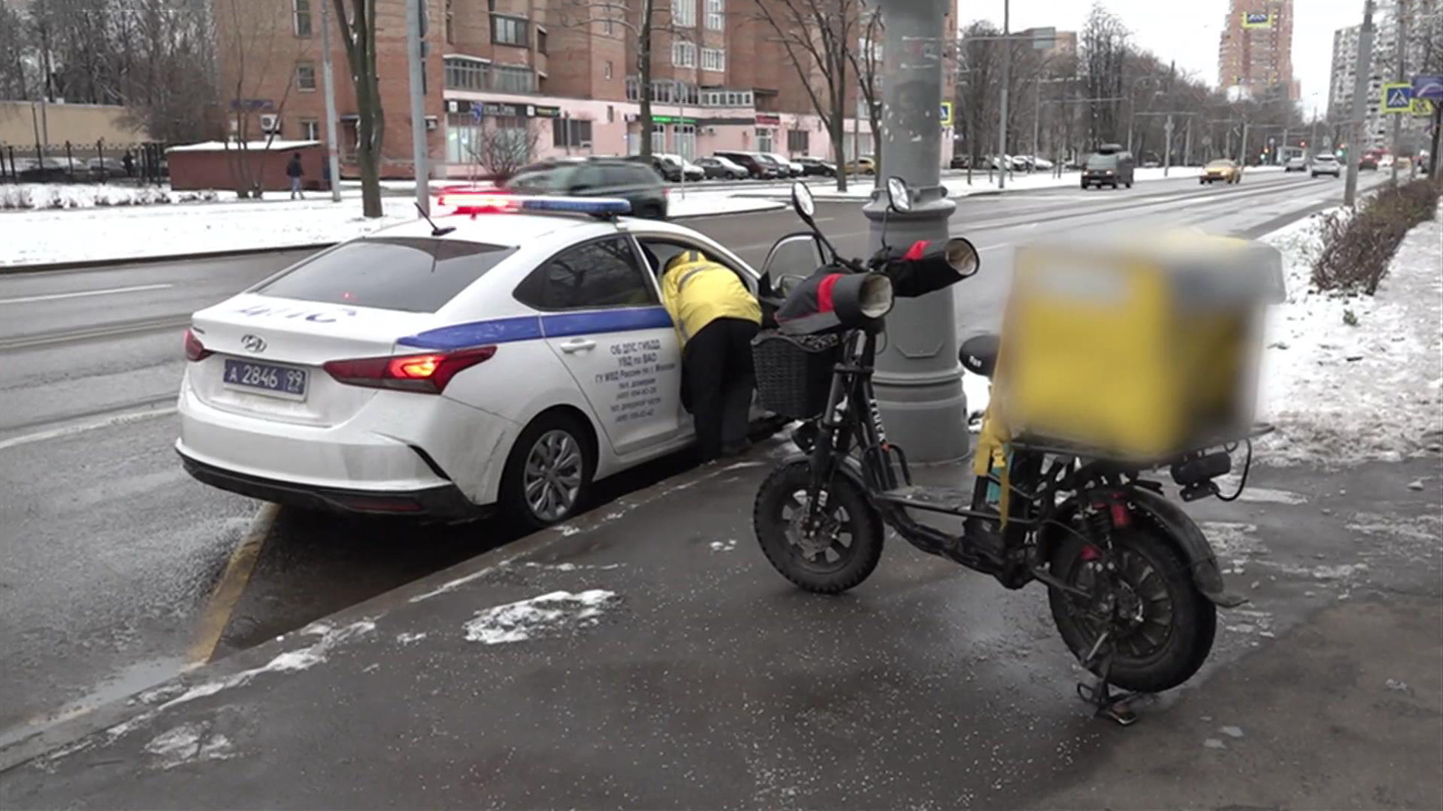 В Москве инспекторы ГИБДД провели рейд среди курьеров