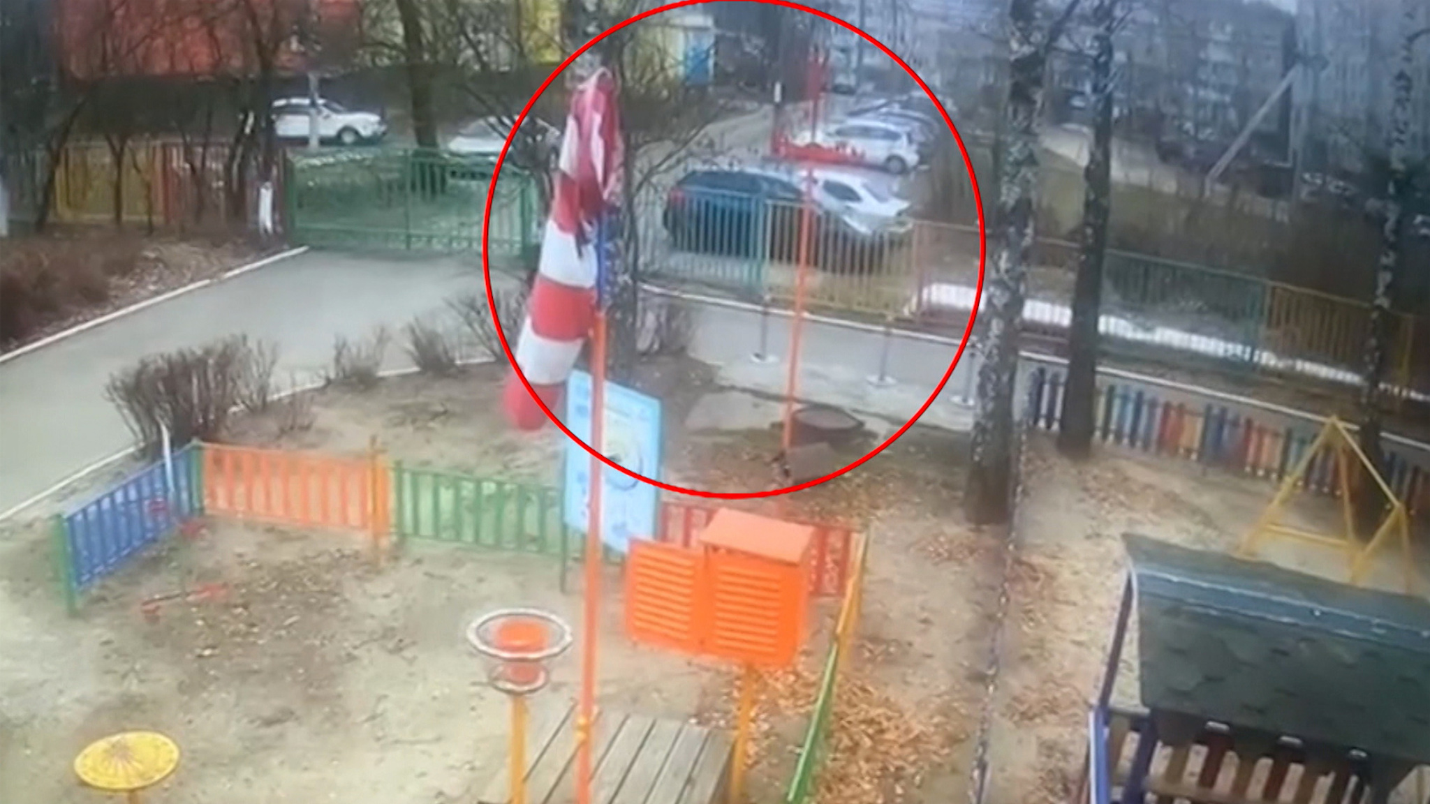 Двухлетний малыш совершил дерзкий побег из детского сада