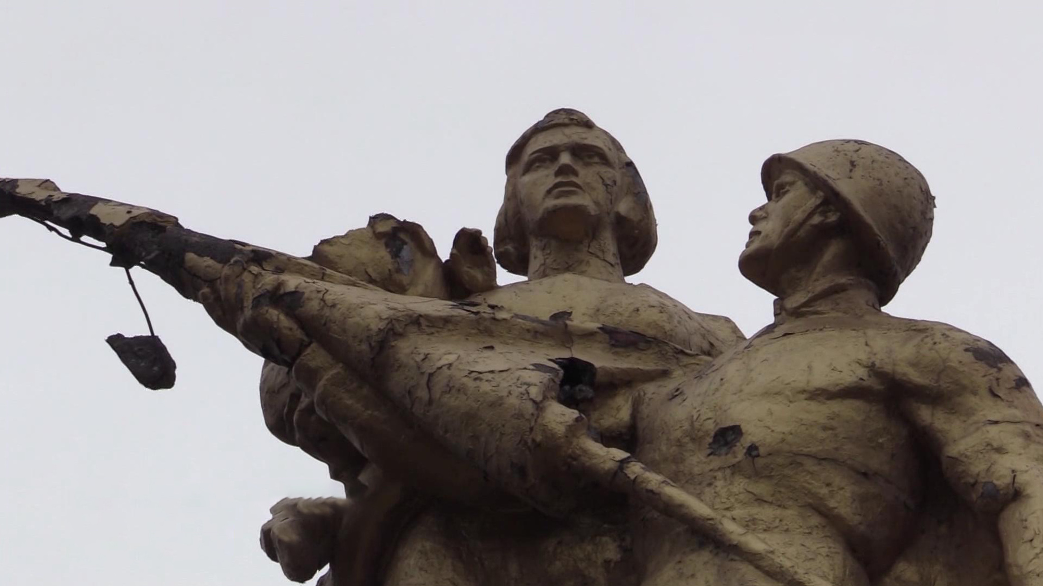 В освобожденную Кураховку возвращается мирная жизнь