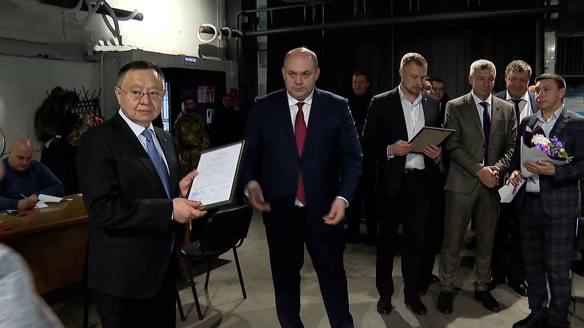 Жителям пострадавших курских сел вручили жилищные сертификаты