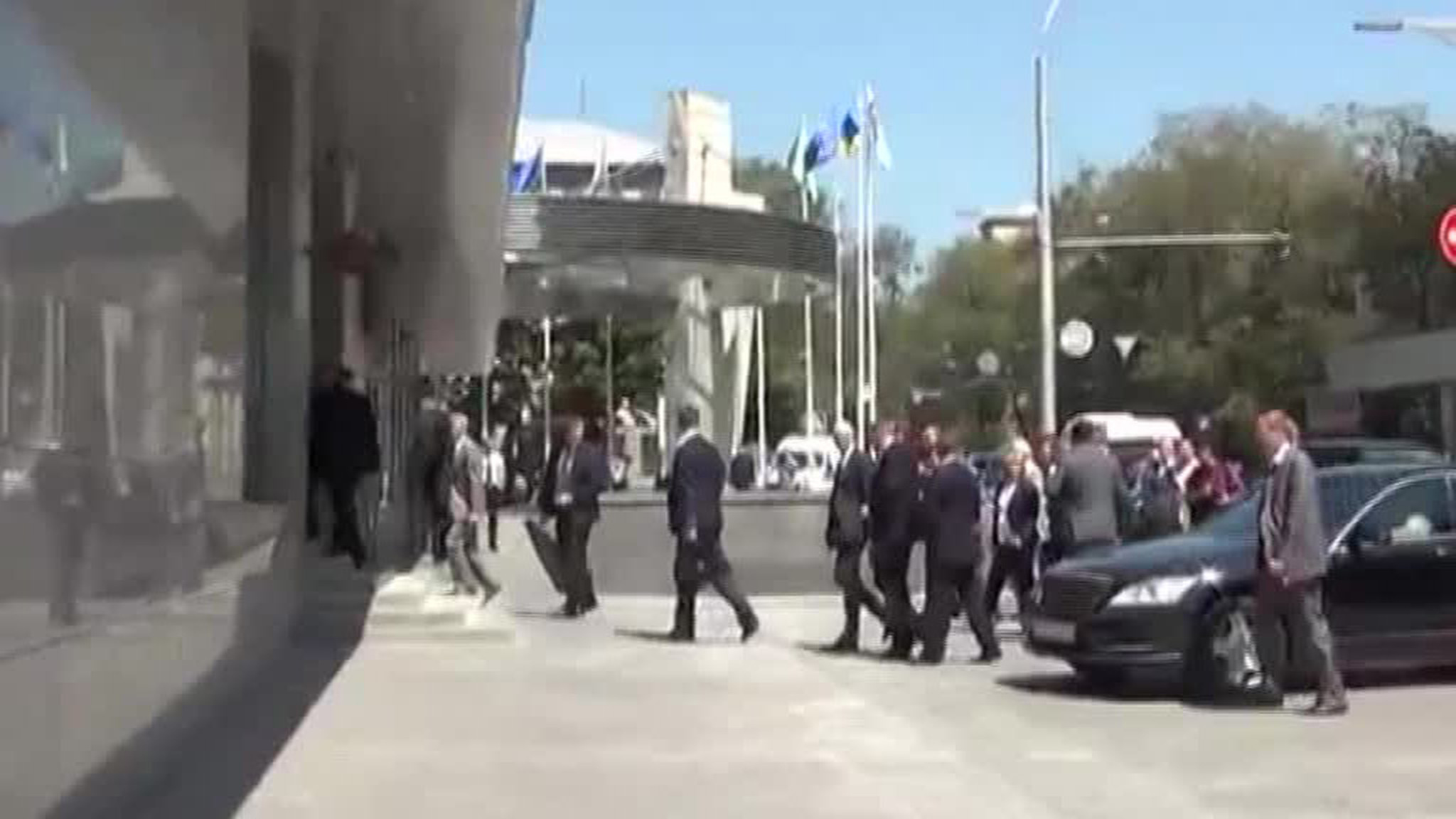 В Харькове освистали "круглый стол национального единства" Украины