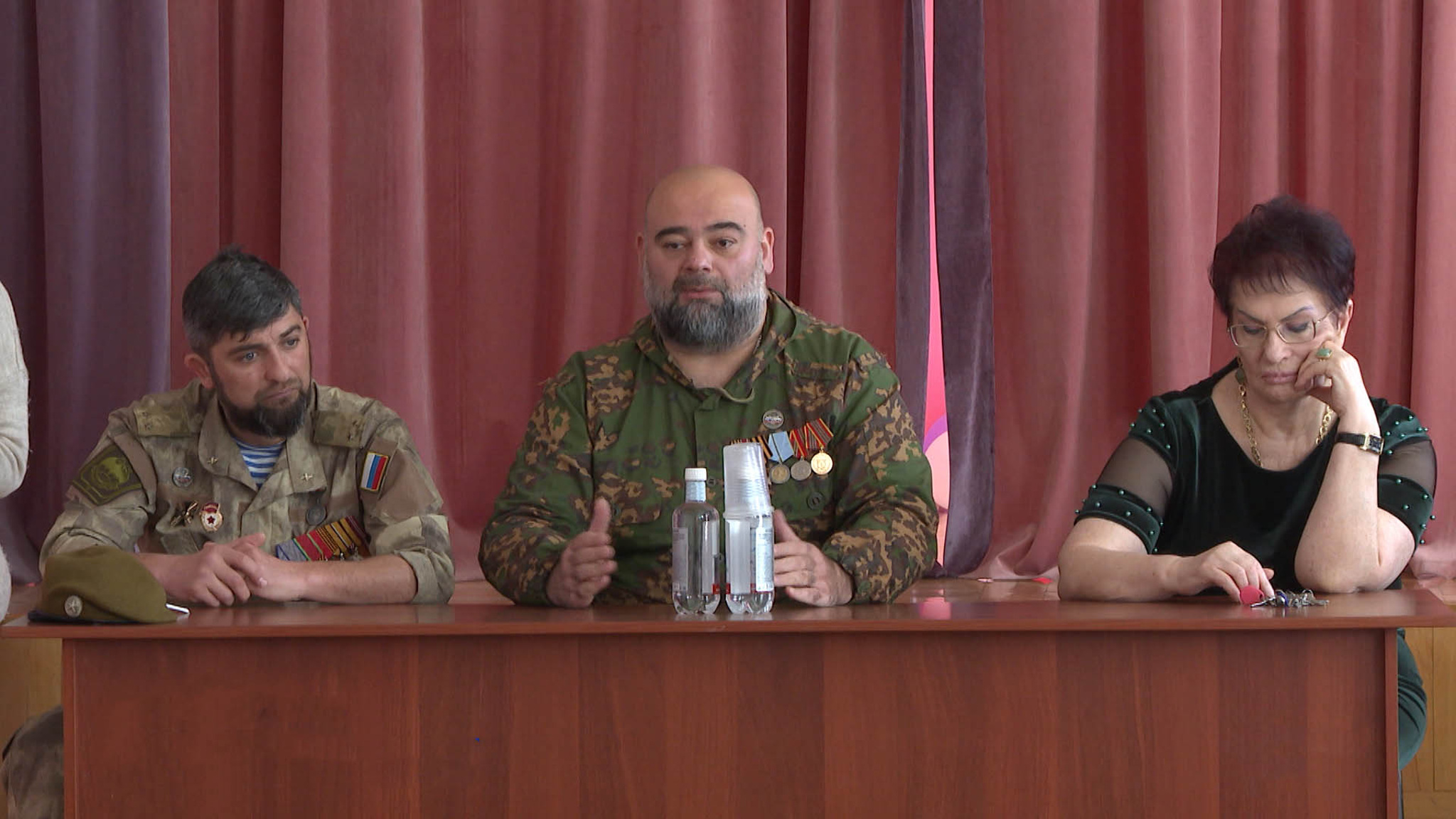 Хæстон æфсымæрад, хæлардзинад æмæ хистæртæн кад