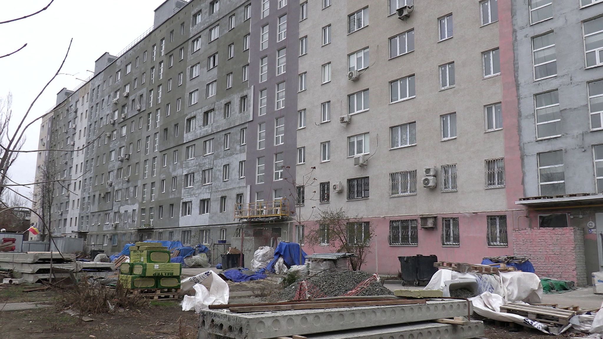 Новый год в отремонтированных квартирах встретят сотни семей из Мариуполя