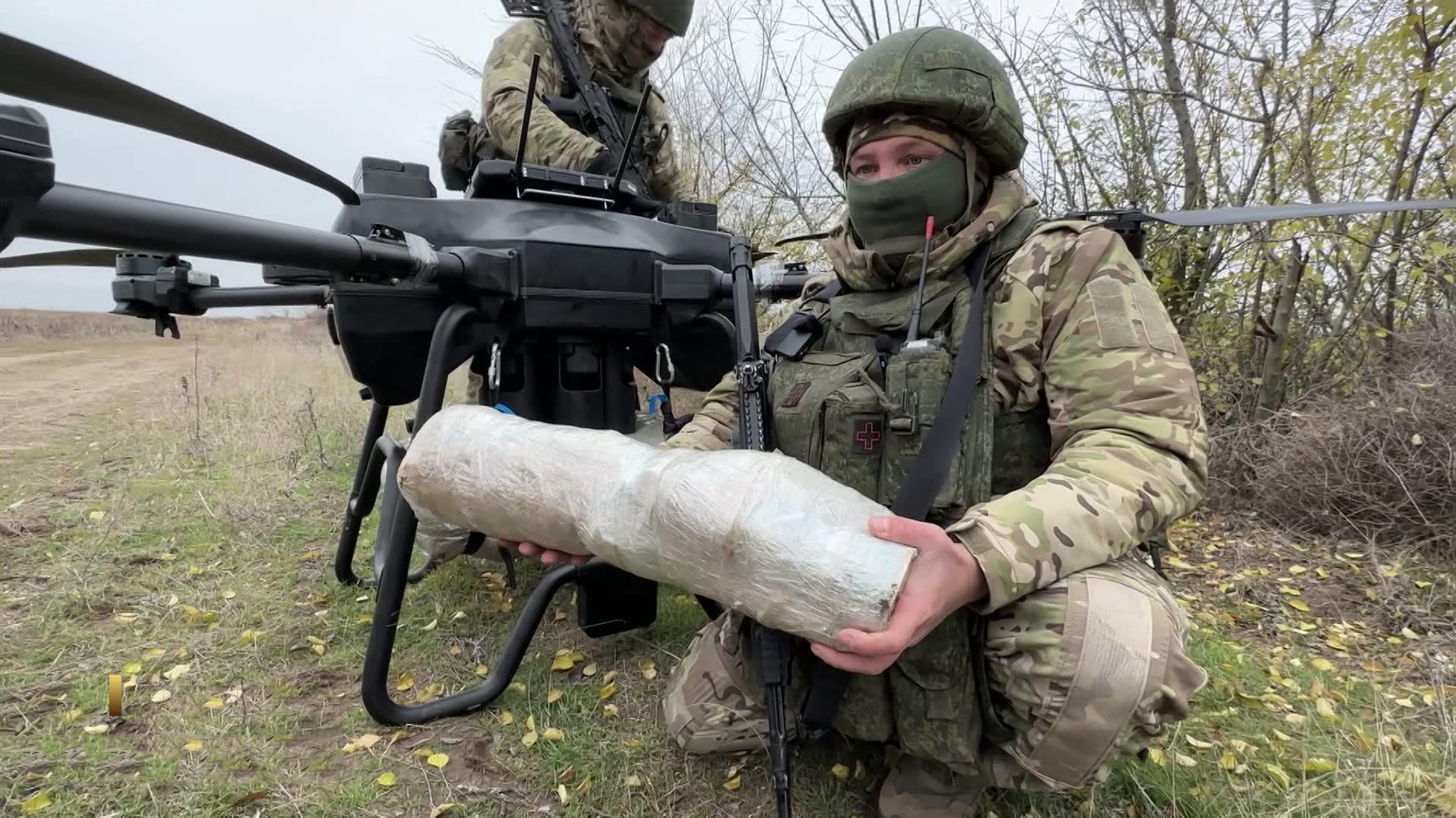 Беспилотник приспособили для доставки боекомплекта и продуктов