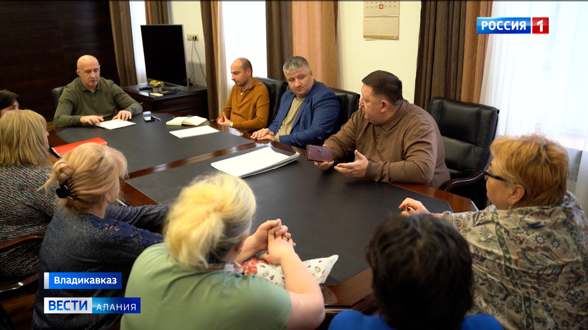 Вице-премьер Георгий Атаров провел традиционный субботний прием граждан