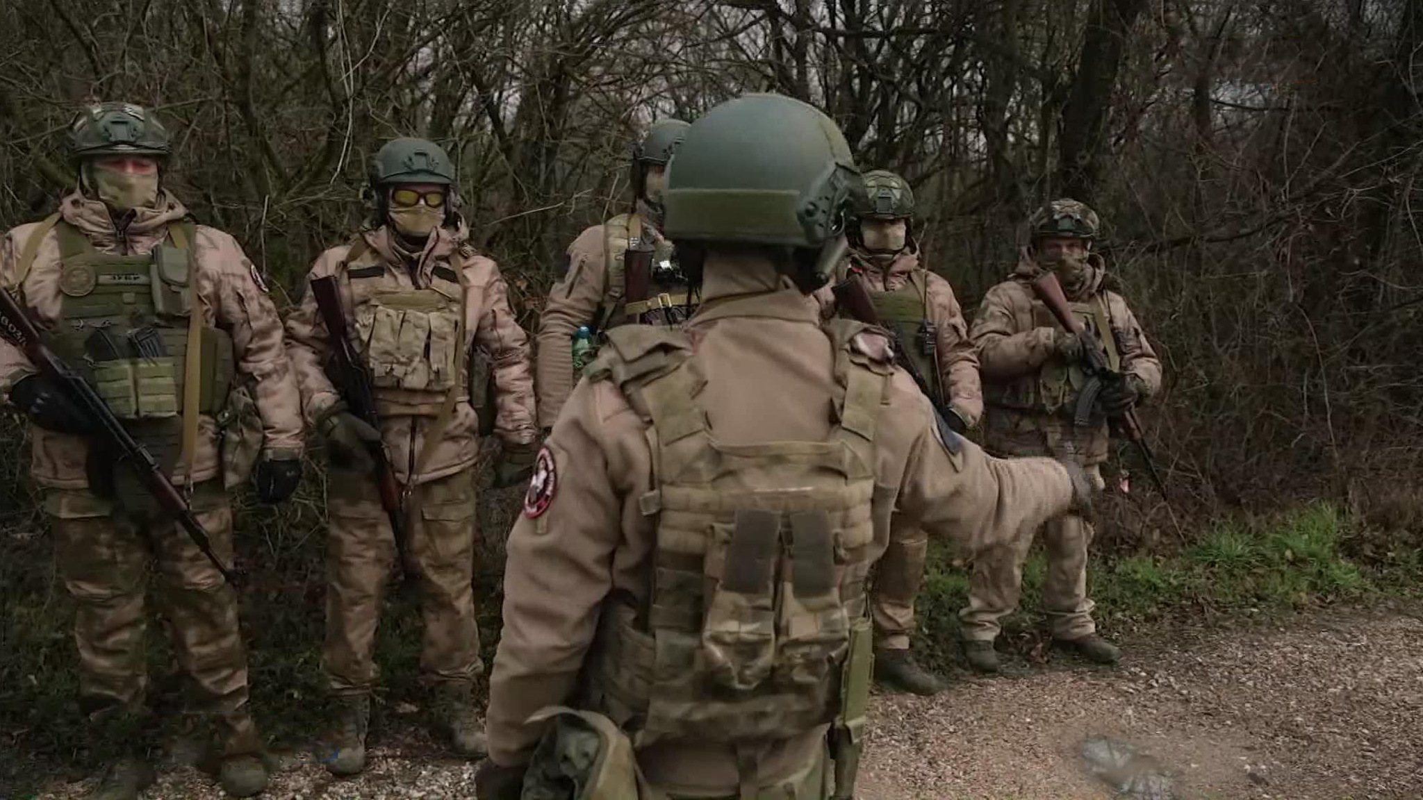 Добровольческие отряды БАРС: жители Крыма встают на защиту своего дома