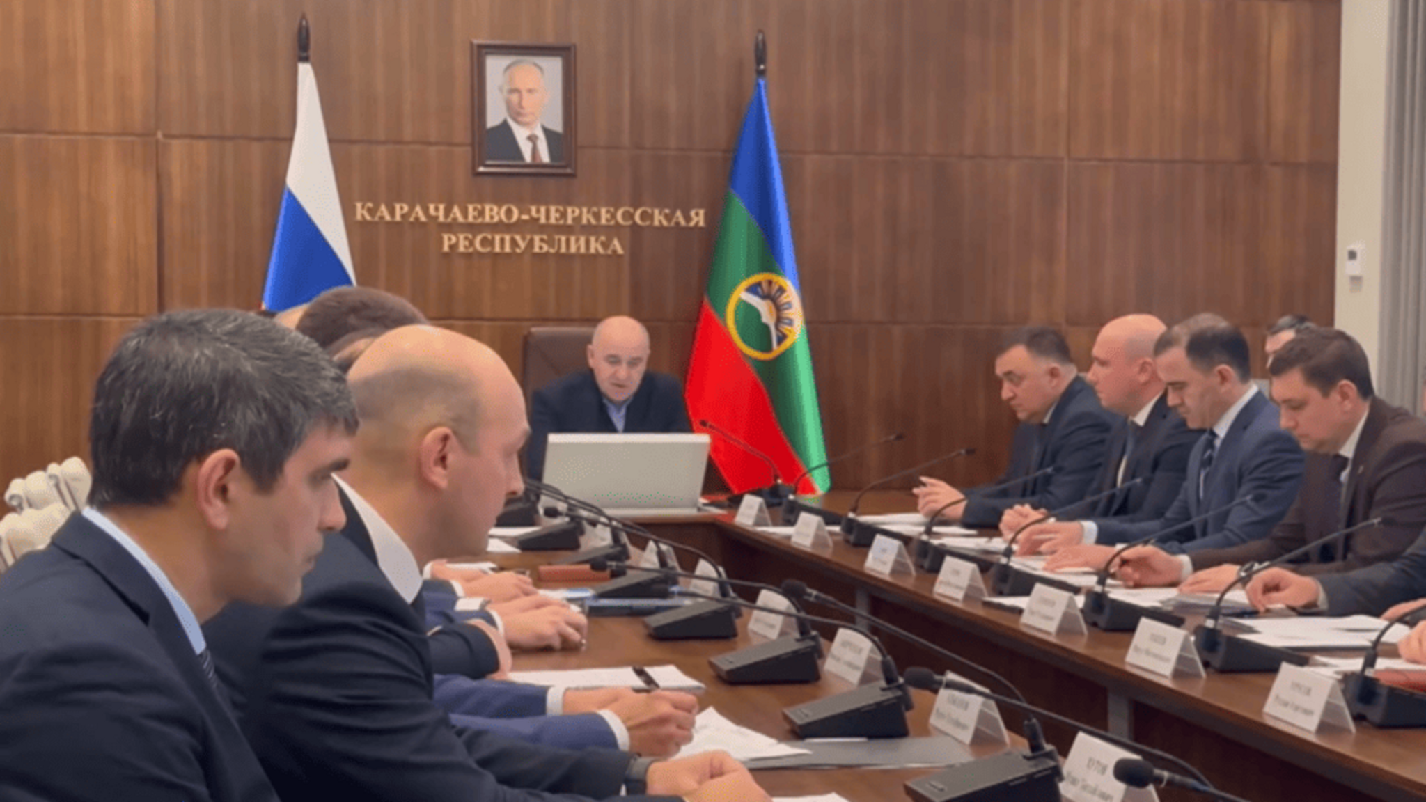 Рашид Темрезов оценил работу энергетиков, коммунальной, газовой и дорожной служб региона в зимний период