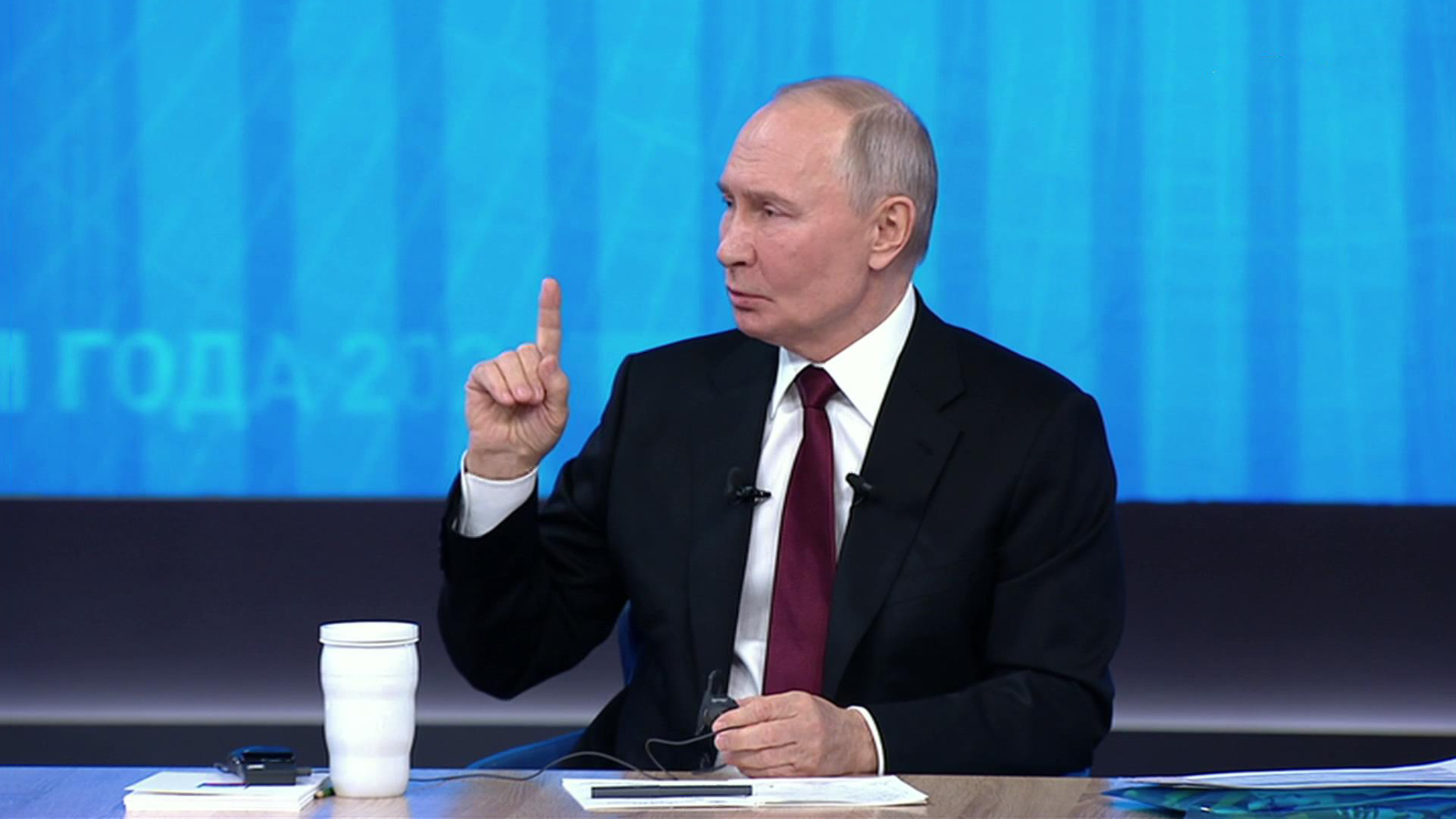 Путин: Россия отошла от края пропасти