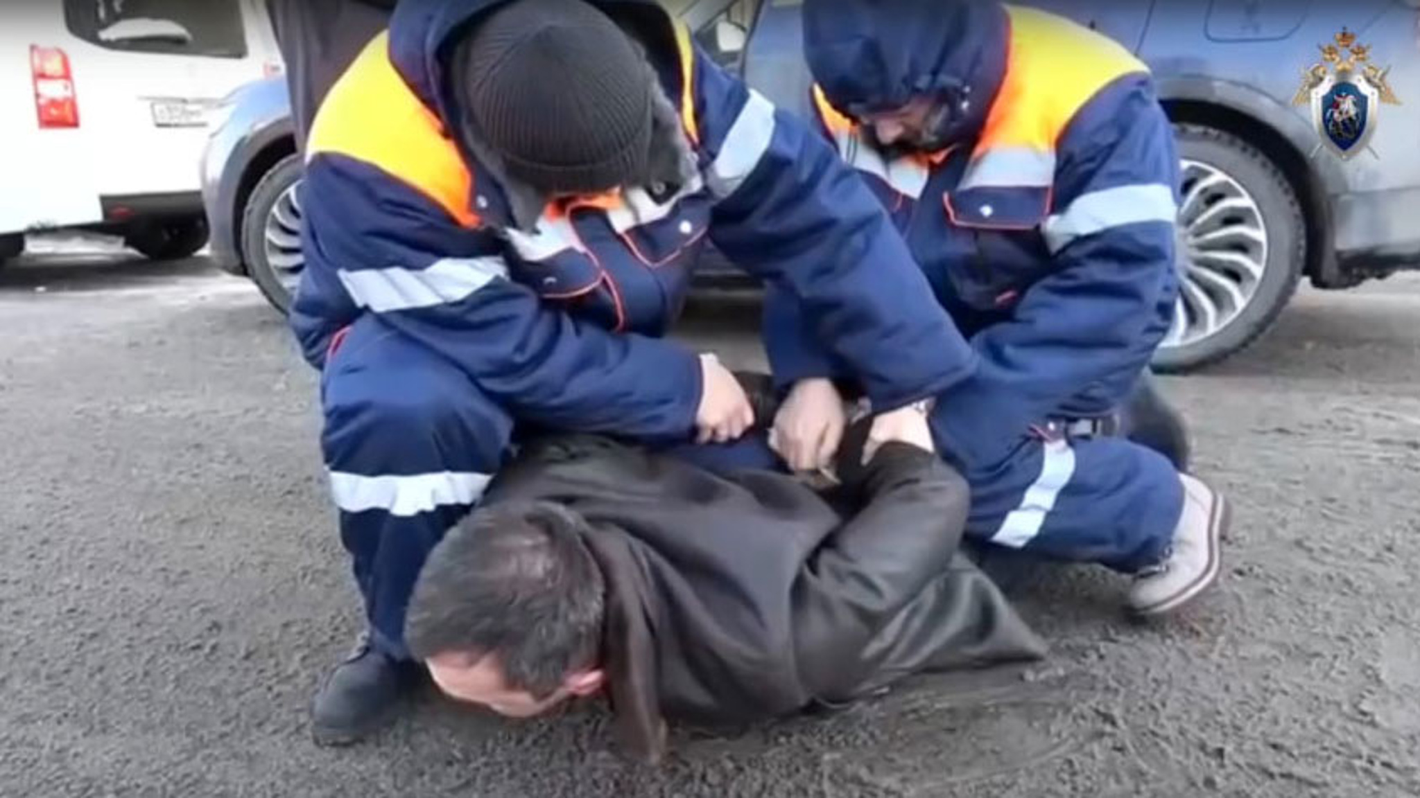 Сотрудники ФСБ переоделись в дворников для задержания чиновника