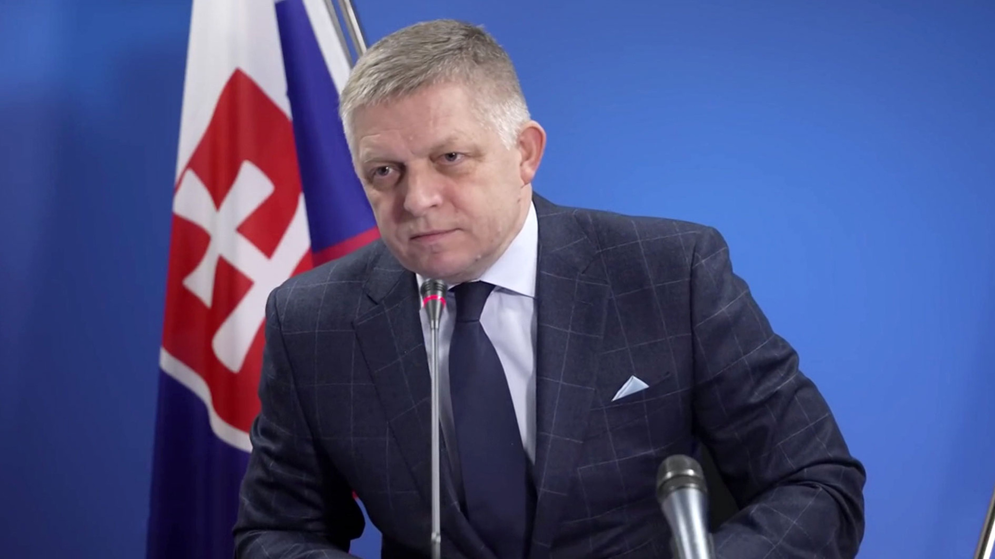 Фицо заявил, что Зеленский предлагал ему взятку в полмиллиарда евро