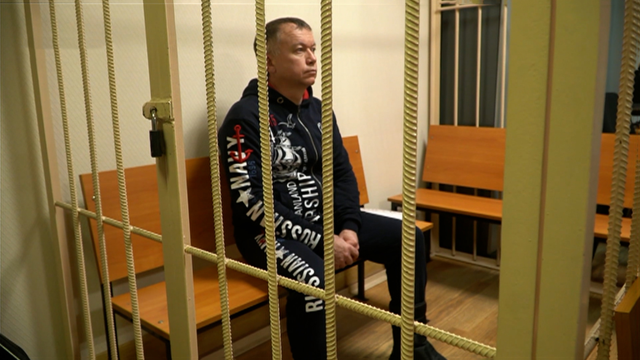 В Новосибирске судят полицейского, бравшего взятки за контрафактный алкоголь
