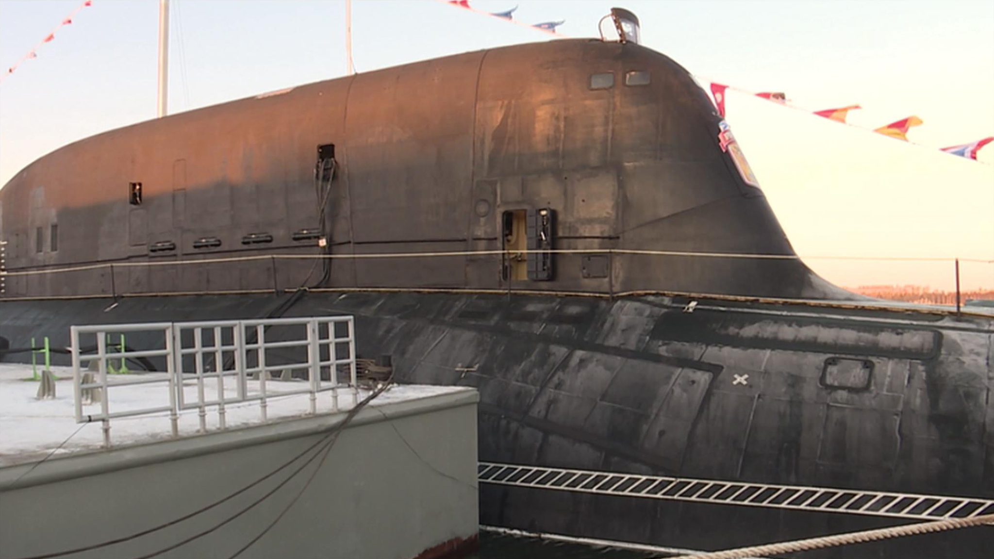 ВМФ России получил новейшую атомную подлодку "Архангельск"