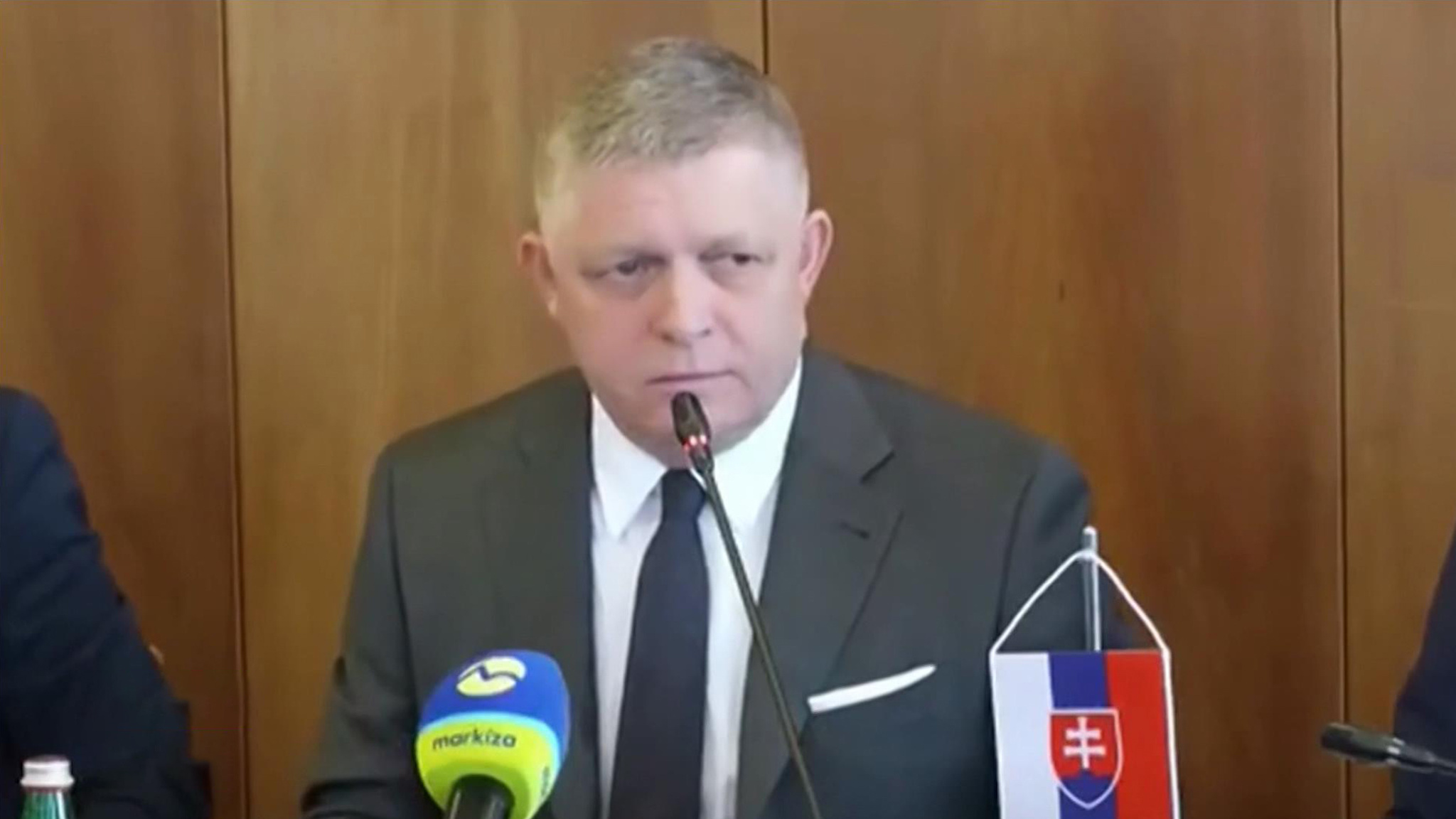 Премьер Словакии назвал Зеленского попрошайкой