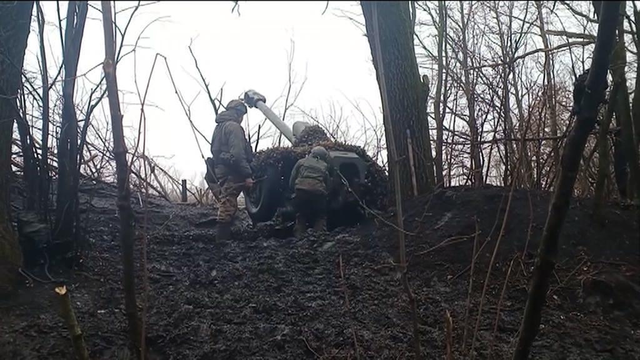 Российские военные помогают семьям в Курской области