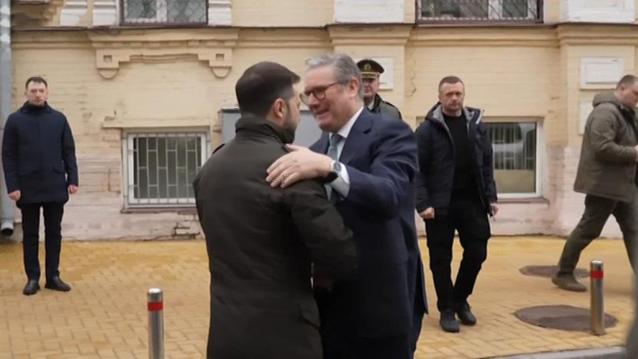 Премьер Британии пообещал Киеву системы ПВО и 100 лет партнерства