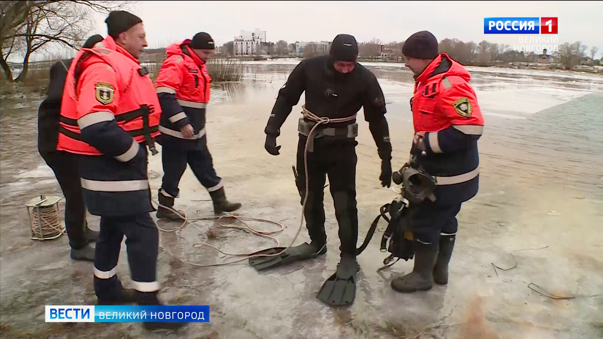 Водолазы начали проверку дна официально разрешенных крещенских купелей в Великом Новгороде