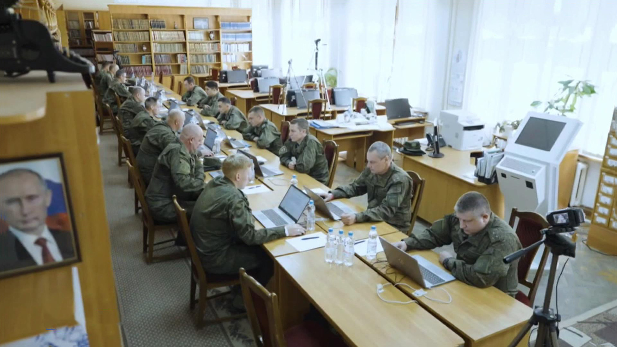 Участники программы "Время героев" входят в систему госуправления