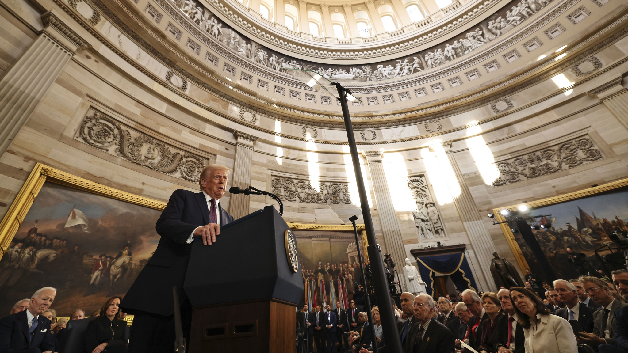 Дональд Трамп начал расчистку американского Олимпа