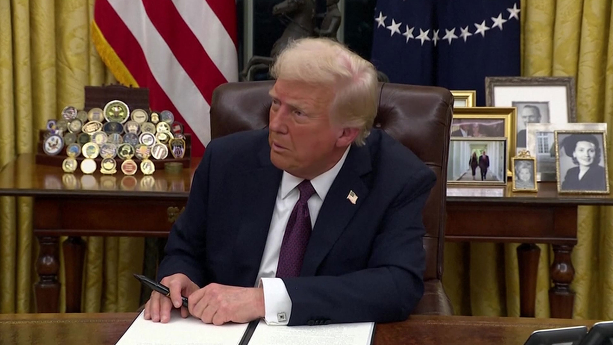 Трамп увольняет ставленников Байдена и обещает исправить его ошибки