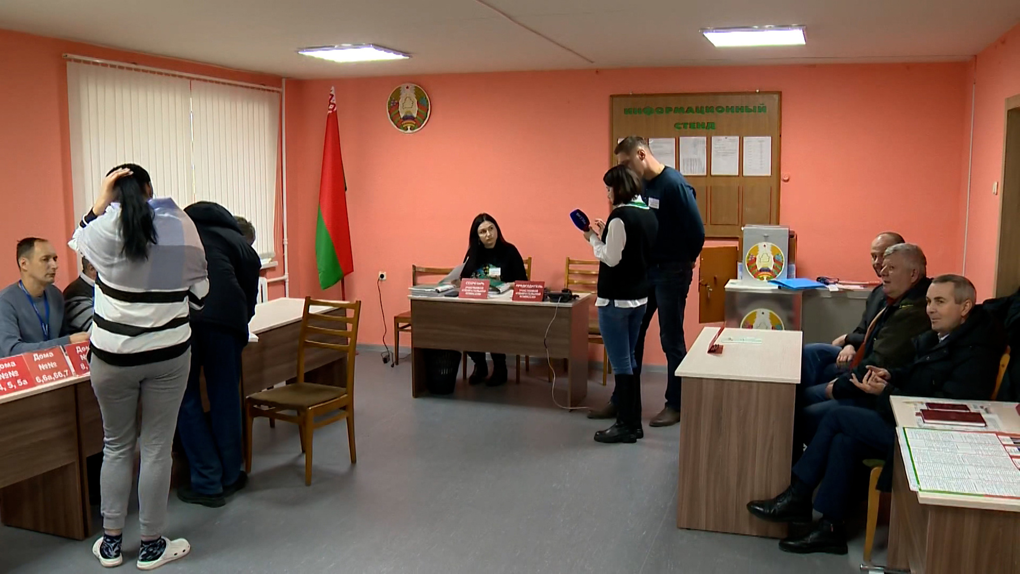 В Белоруссии началось досрочное голосование на выборах президента