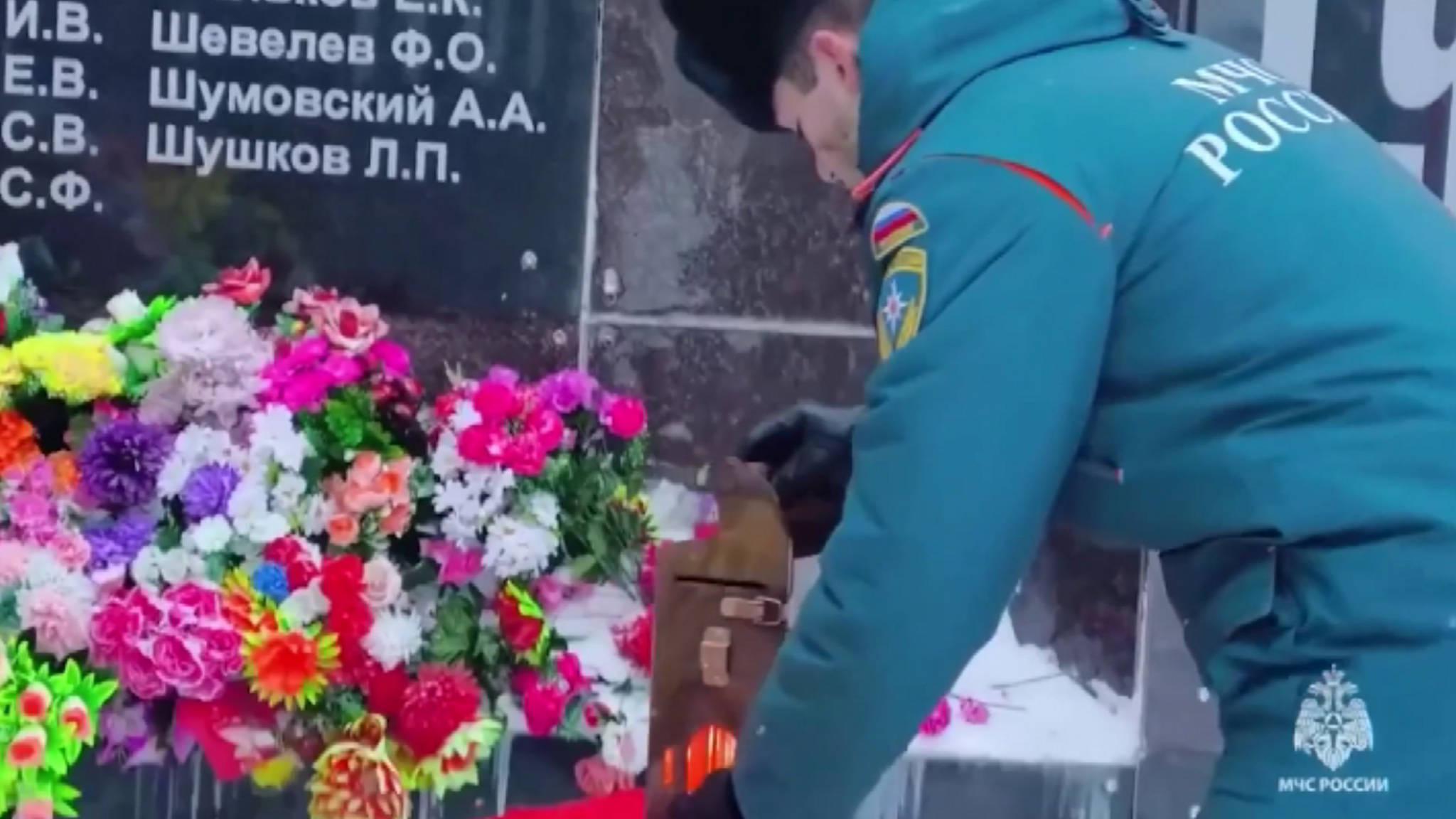 В Дудинке прошла торжественная церемония передачи частицы Вечного огня
