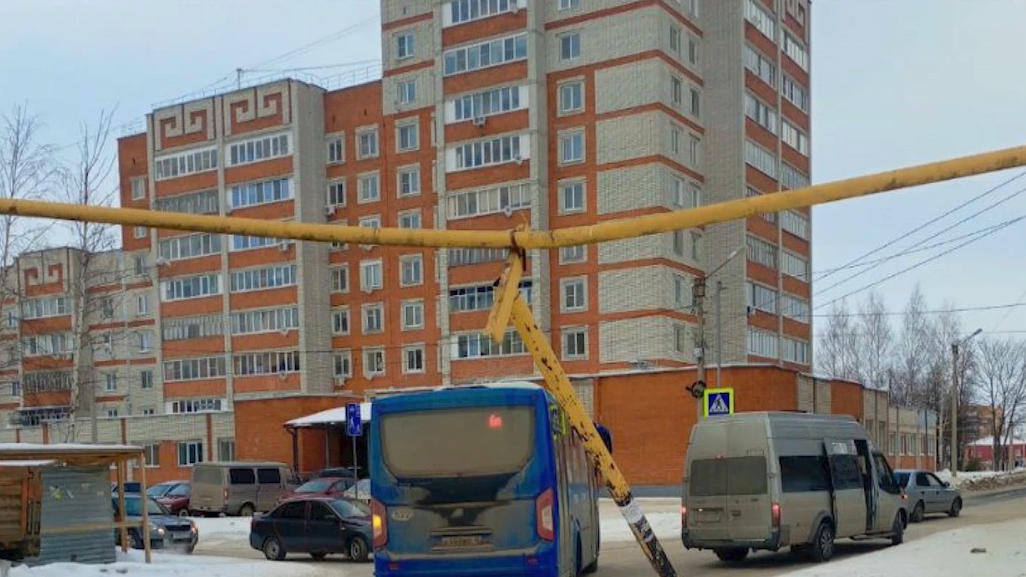 Поврежденный газопровод пришлось восстанавливать из-за грузовика и упавшего дерева в Йошкар-Оле